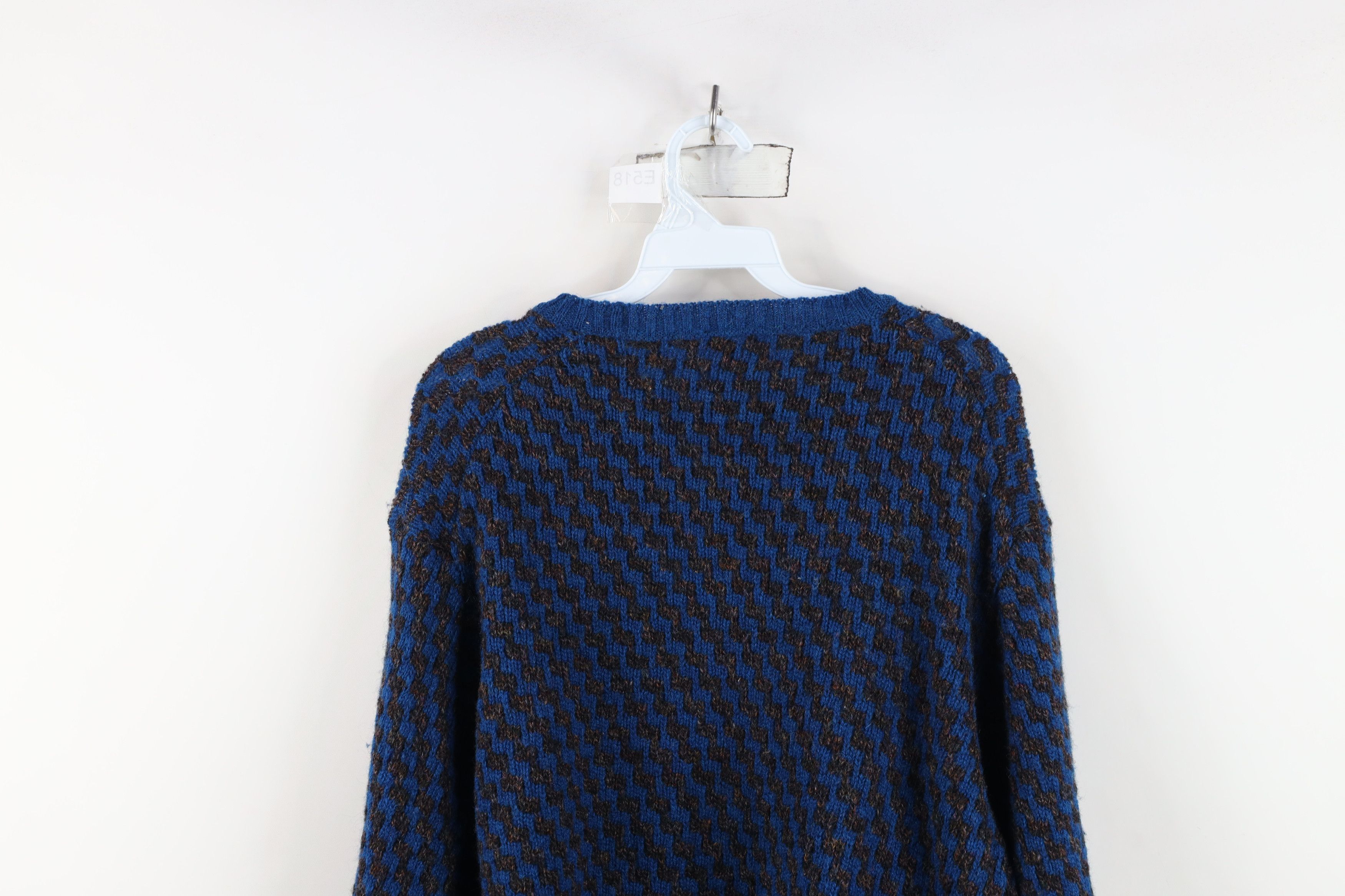 Vintage Vintage 90s Streetwear Shetland Wool Zig Zag Knit Sweater Size US L / EU 52-54 / 3 - 11 Thumbnail