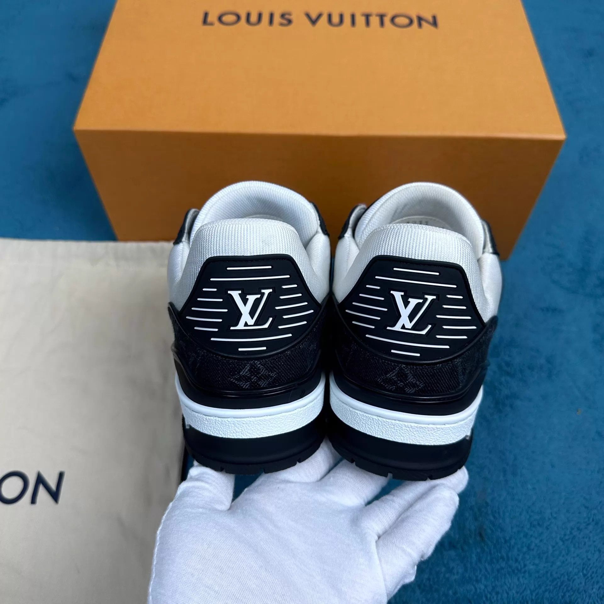 Louis Vuitton LV Trainer Black White Panda Print Denim 6.5/40.5 Near New Size US 7.5 / EU 40-41 - 4 Thumbnail