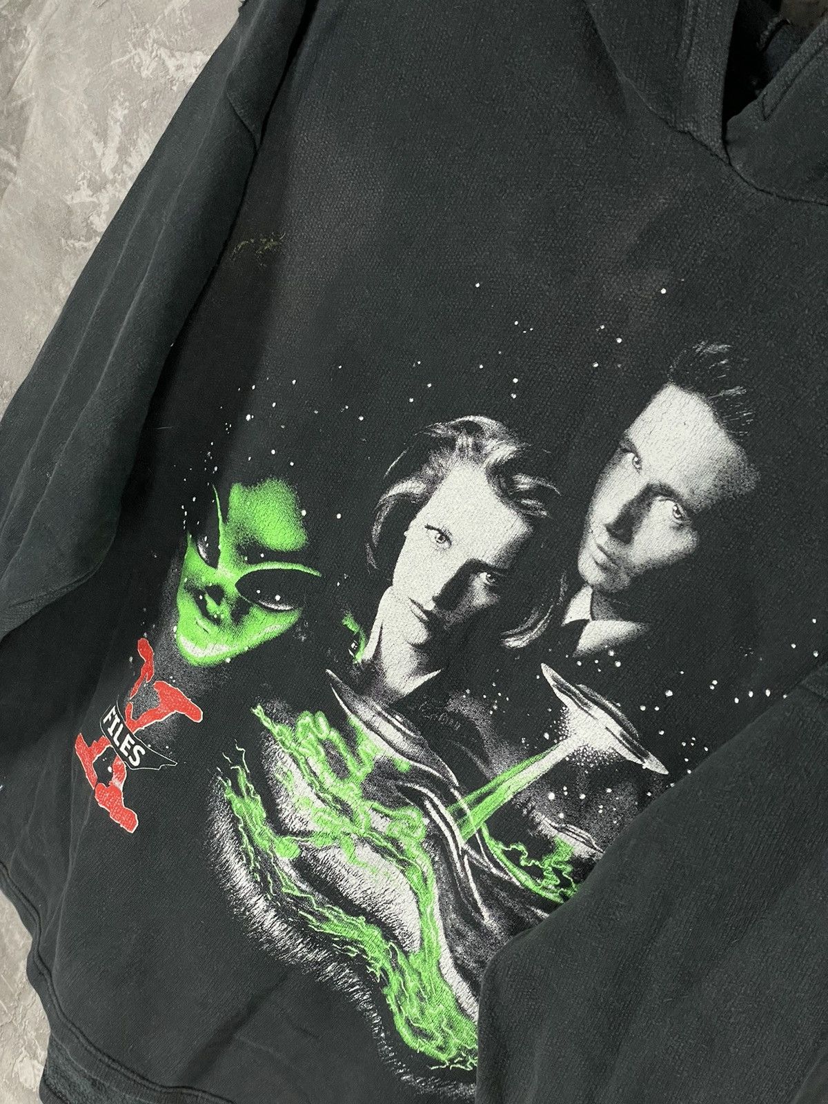 Vintage Vintage The X Files Faded Distressed Graphic 90s Hoodie Size US M / EU 48-50 / 2 - 7 Thumbnail