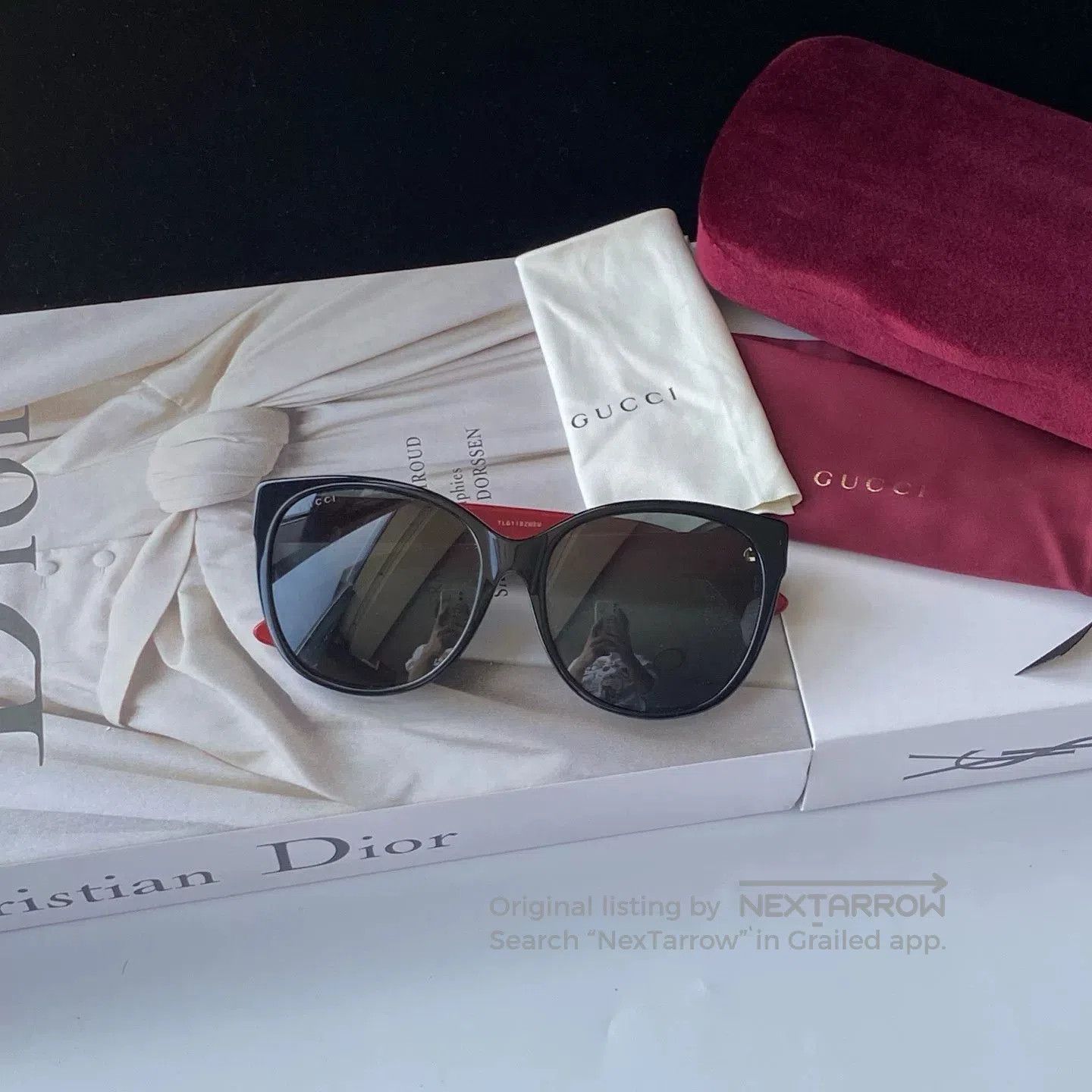 Gucci Gucci Retro Red Bee Round Sunglasses. Size ONE SIZE - 1 Thumbnail