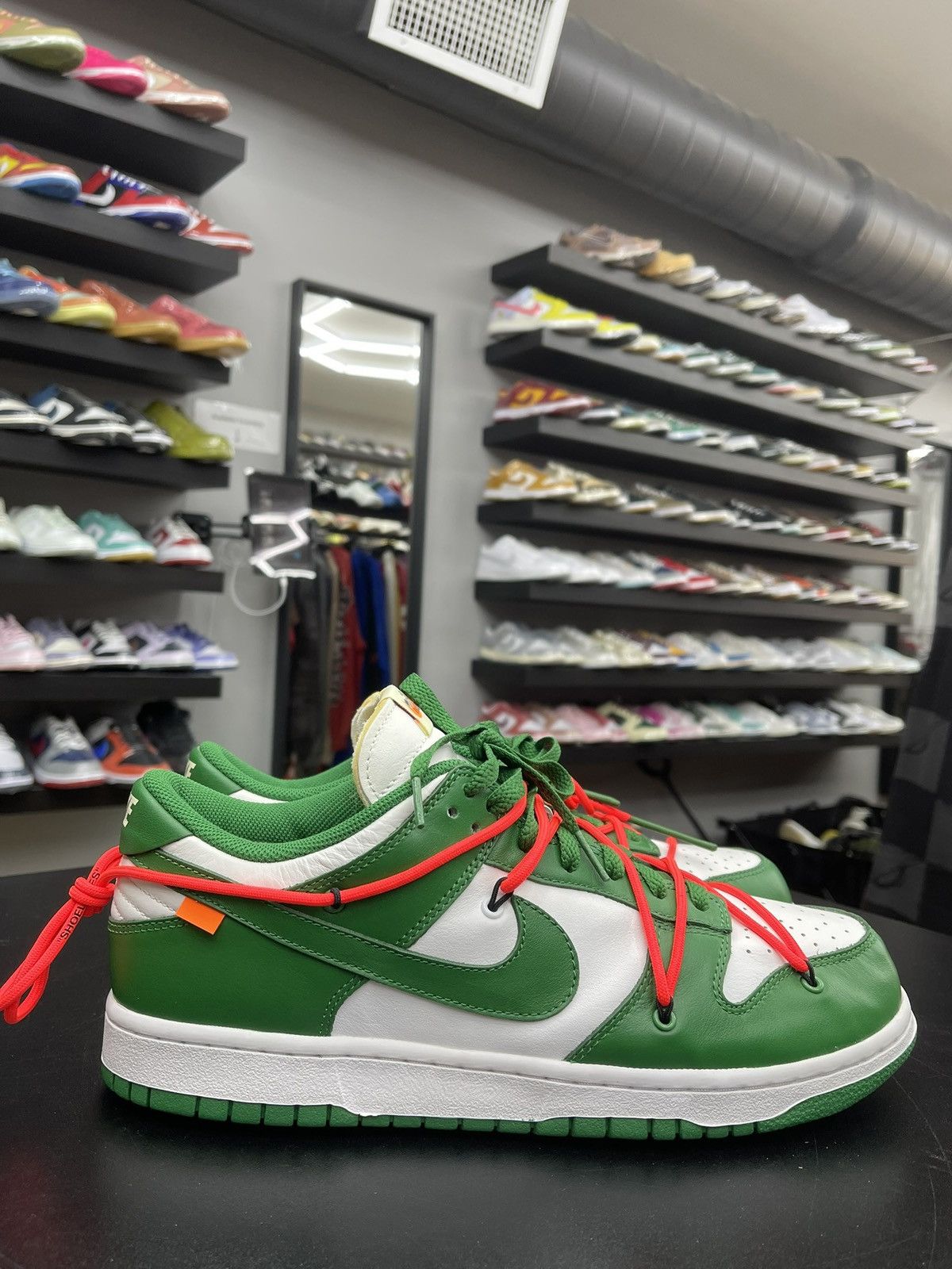 Nike × Off-White Size 11 - Nike Dunk Low Off White Pine Green Size US 11 / EU 44 - 3 Thumbnail