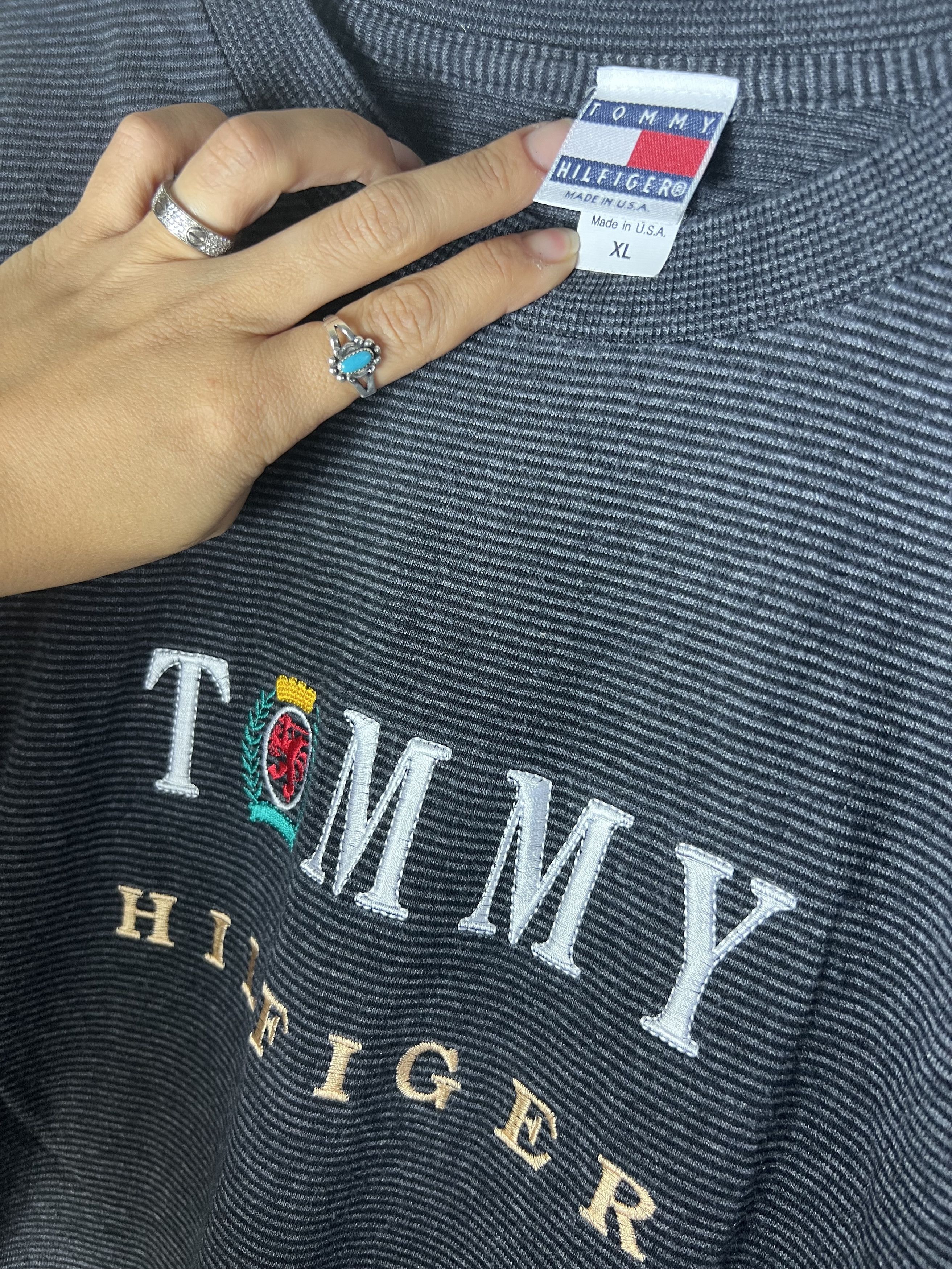 Tommy Hilfiger Vintage Embroidered Tommy Hilfiger Logo T-shirt Size US XL / EU 56 / 4 - 3 Thumbnail