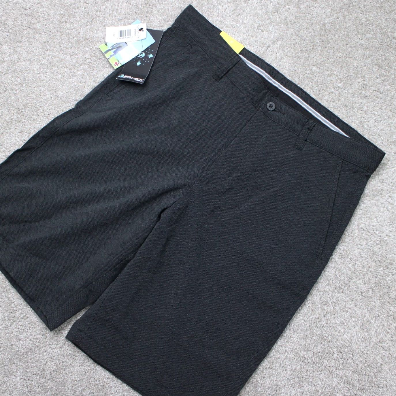 Vintage Sunice Shorts Mens 32 Black Geometric Golf Activitch Stretch Wicking NWT Chin o Size US 32 / EU 48 - 3 Thumbnail