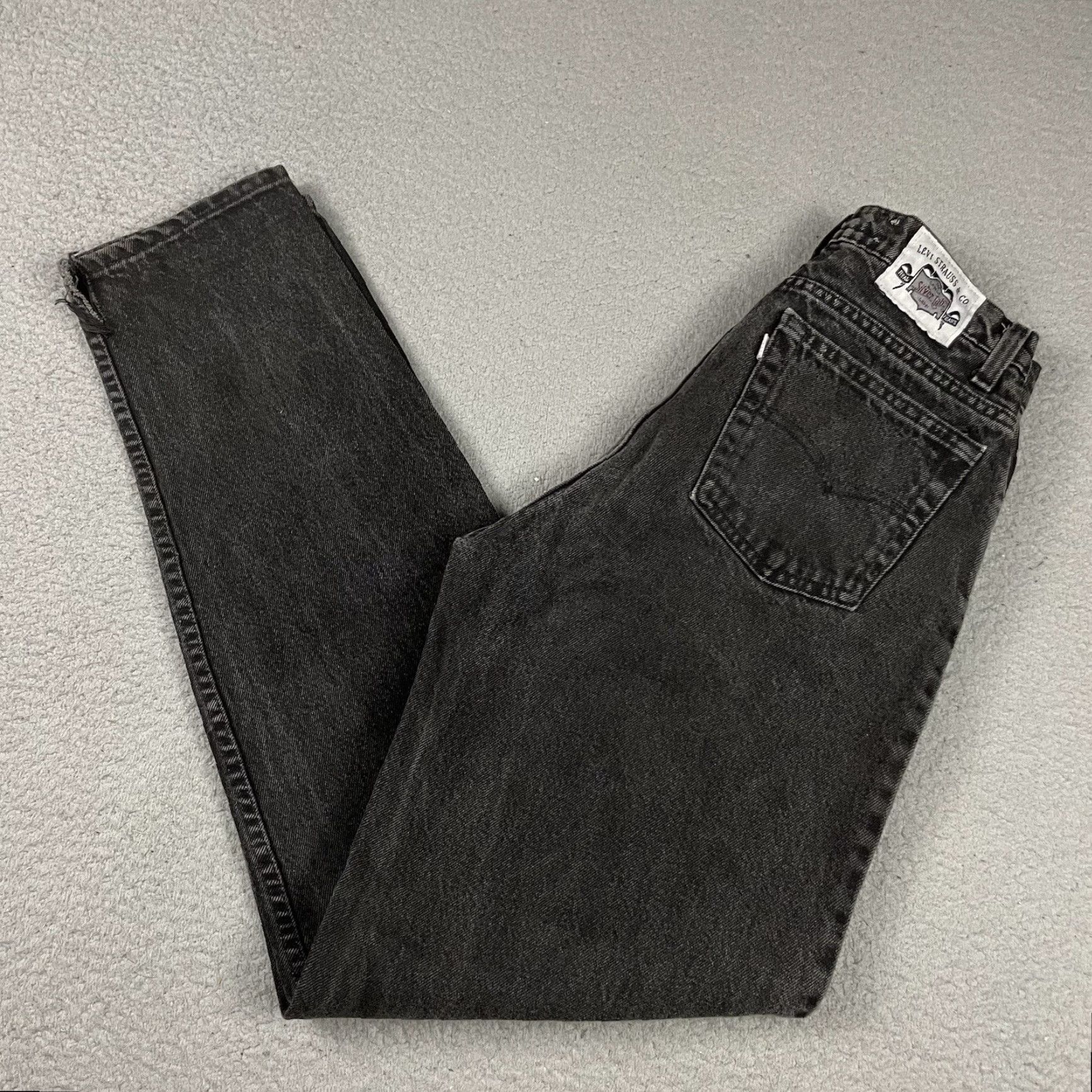 Levi's VINTAGE Levi's 560 Jeans 30x32 Black Silver Tab Tapered Leg USA Made Distressed Jeans Mens Size US 30 / EU 46 - 2 Thumbnail