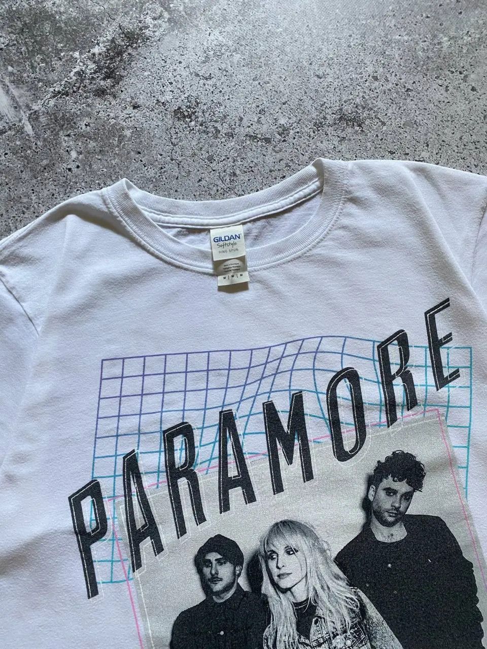 Band Tees PARAMORE TOUR ONE ROCK BAND T SHIRT Size US M / EU 48-50 / 2 - 9 Thumbnail