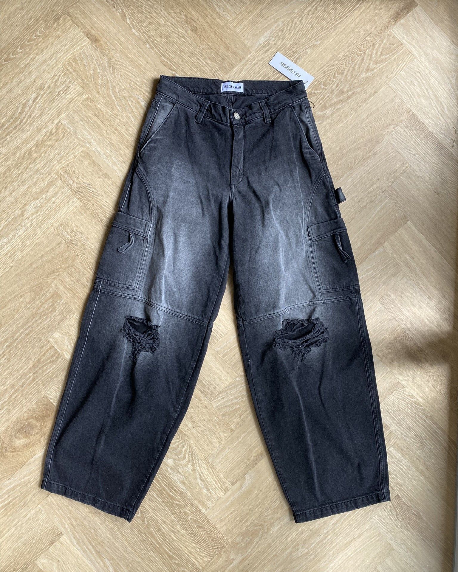 Han Kjobenhavn NWT $490 - Distressed Washed Denim Cargo Trousers Size US 32 / EU 48 - 5 Thumbnail