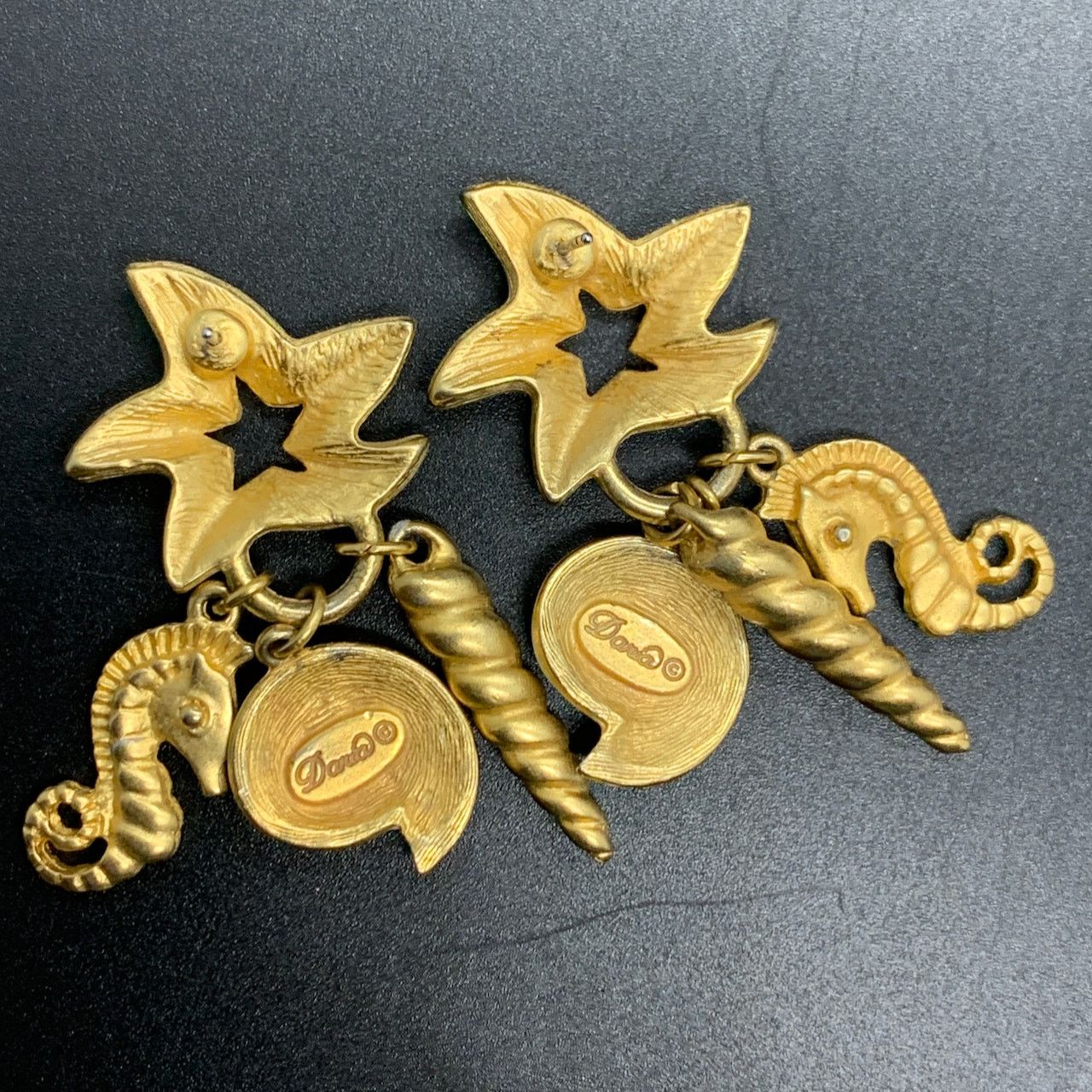 Other Signed Daria Shell Star White Enamel Gold Tone Earrings 2" Size ONE SIZE - 5 Thumbnail