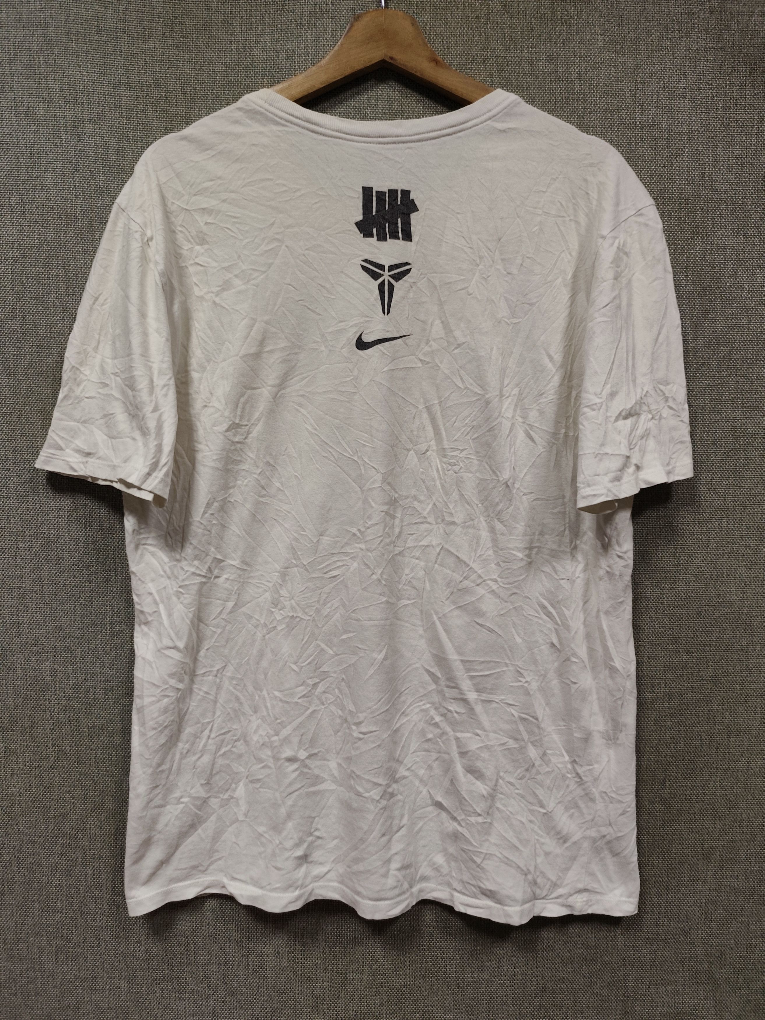 Nike × Undefeated Undefeated x Nike Kobe Caricature Tee Size US M / EU 48-50 / 2 - 2 Thumbnail