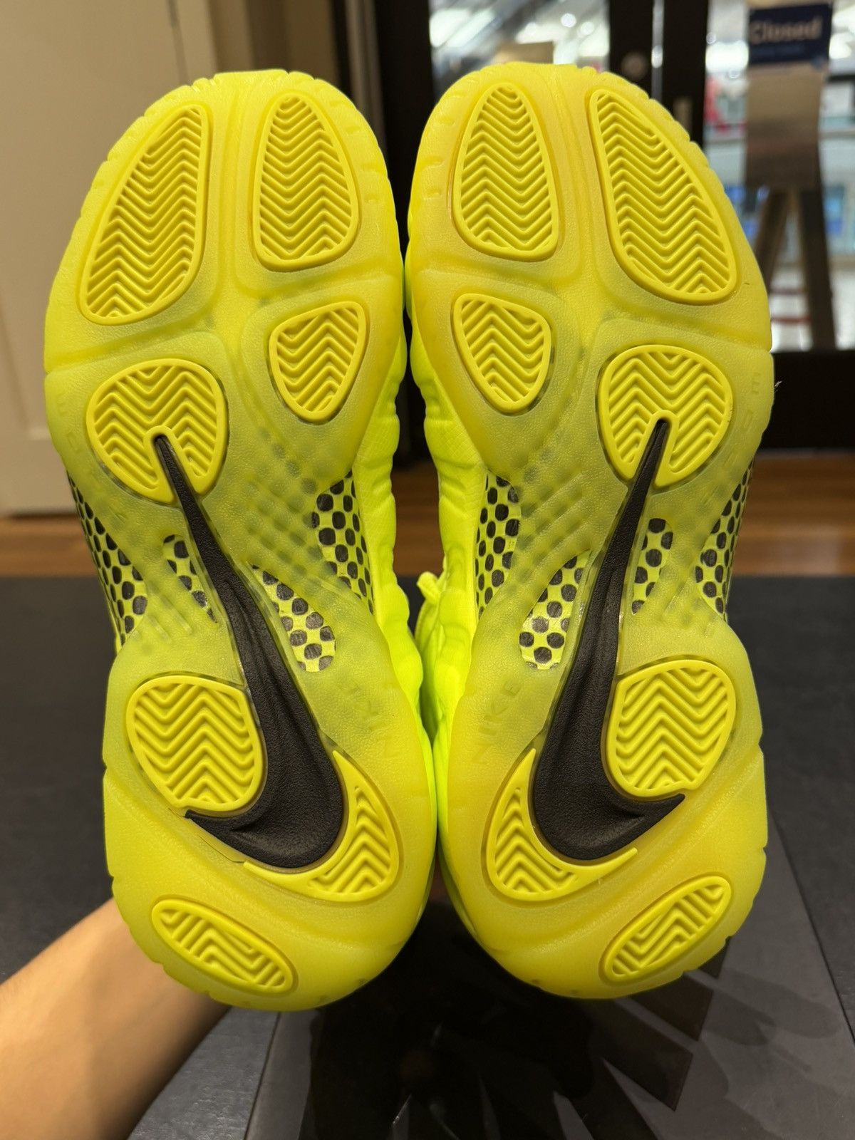 Nike Nike Air Foamposite Pro ‘Volt’ Size US 8 / EU 41 - 5 Thumbnail