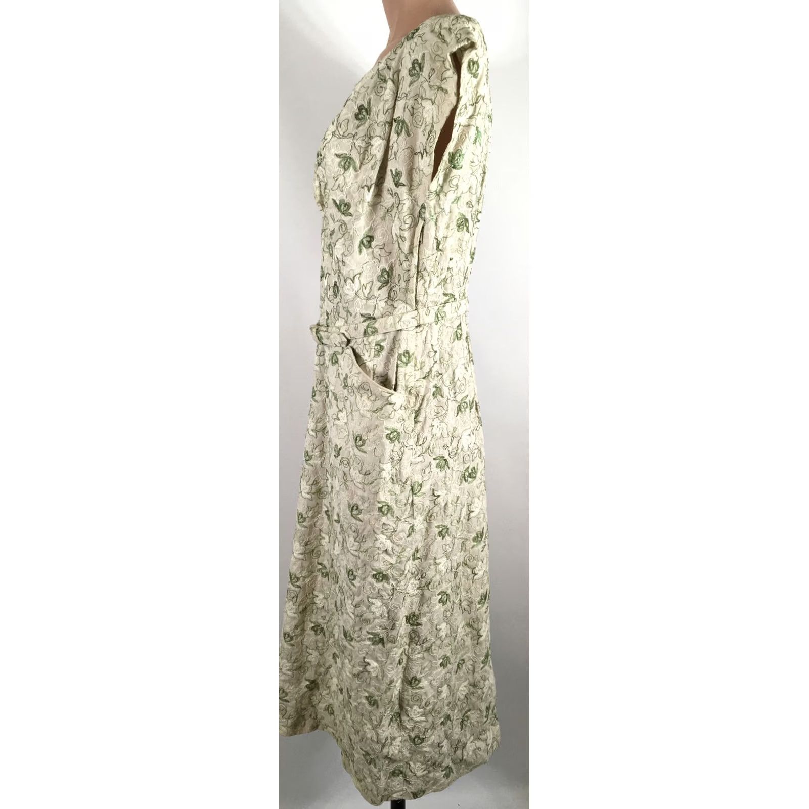Vintage VINTAGE Blakely Fashions Dress S/M Floral Embroidered Bow Ivory Day Dress Wiggle/Pencil 60s 50s Green Cotton Blend Mod/GoGo Mens Womens Size S / US 4 / IT 40 - 3 Thumbnail