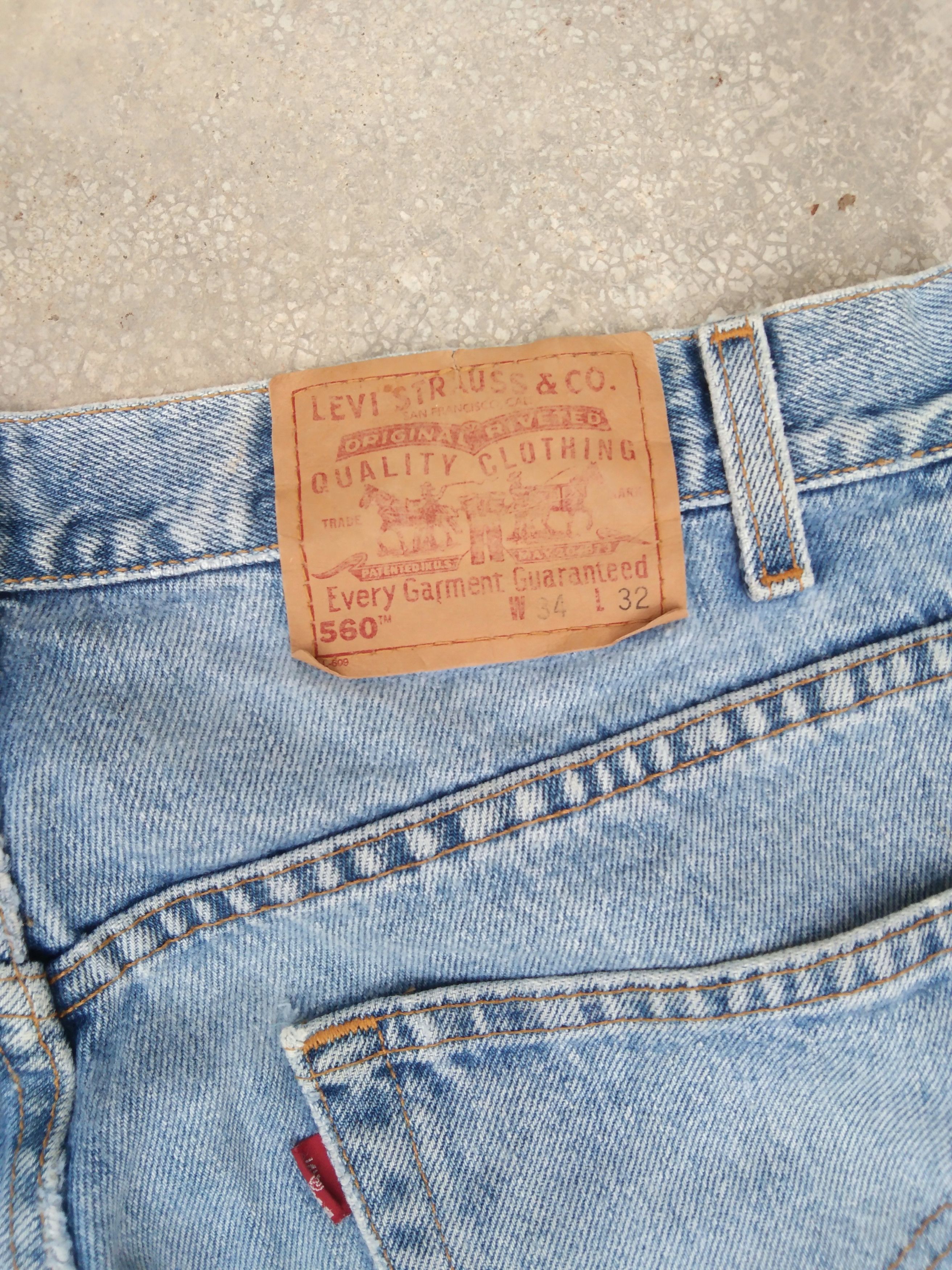 Levi's Vintage Levi's 560 Loose Tapered Leg Distressed Jeans 34x32 Size US 34 / EU 50 - 3 Thumbnail
