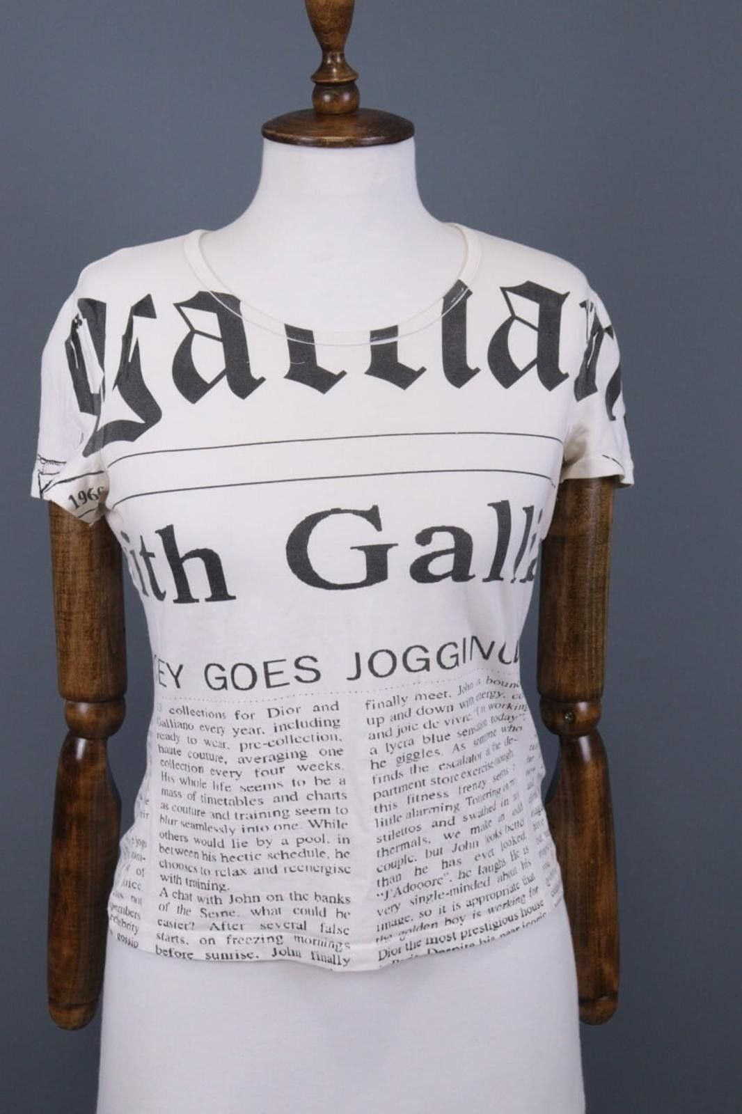 John Galliano Galliano White Short Sleeve Text Printed Short Size M Size M / US 6-8 / IT 42-44 - 1 Thumbnail