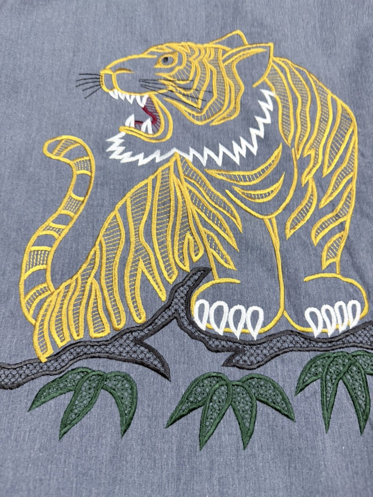 Japanese Brand Vtg🔥Embroidery Tiger Aloha Sherpa Lining Vest Toggle Button Size 44R - 13 Thumbnail