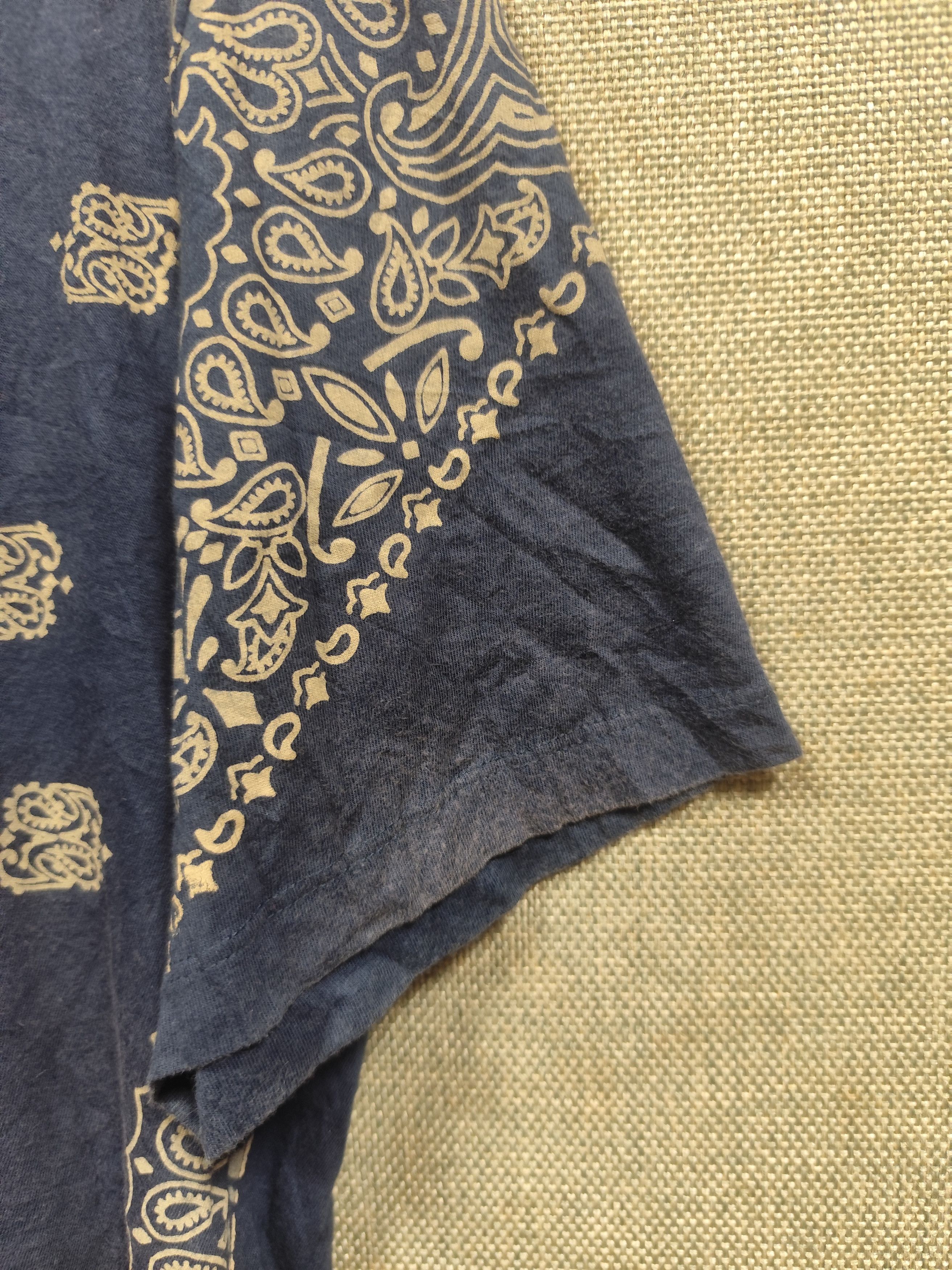 Gucci Gucci Vintage Bandana Paisley Crest T Shirt Size US M / EU 48-50 / 2 - 3 Thumbnail