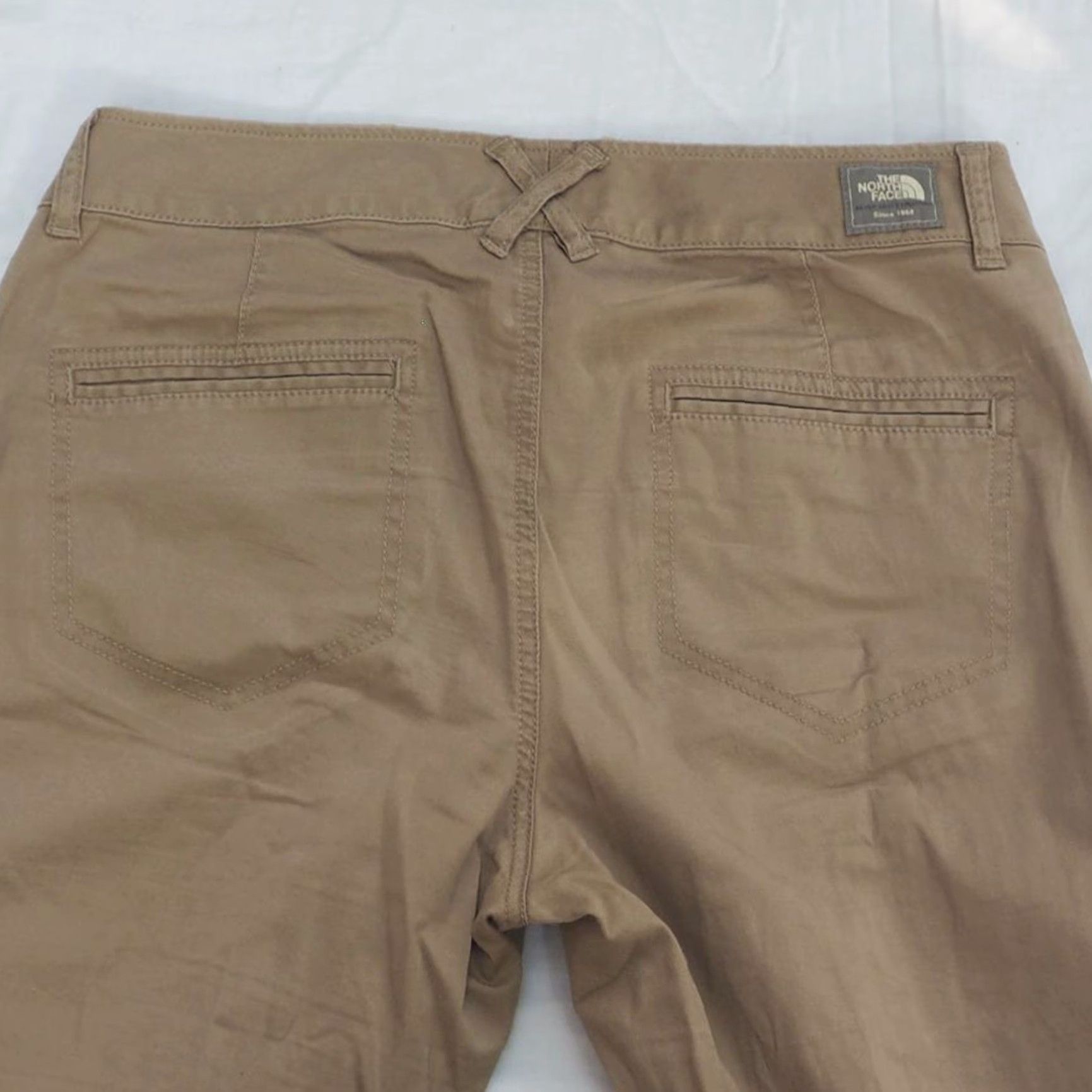 The North Face VINTAGE The North Face Capris Womens 6 Outdoors Hiking Tan Size ONE SIZE - 3 Thumbnail