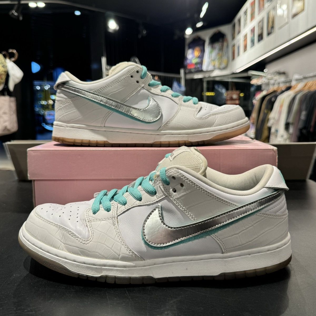 Nike Nike Dunk Low SB Diamond Supply White Size US 11 / EU 44 - 3 Thumbnail