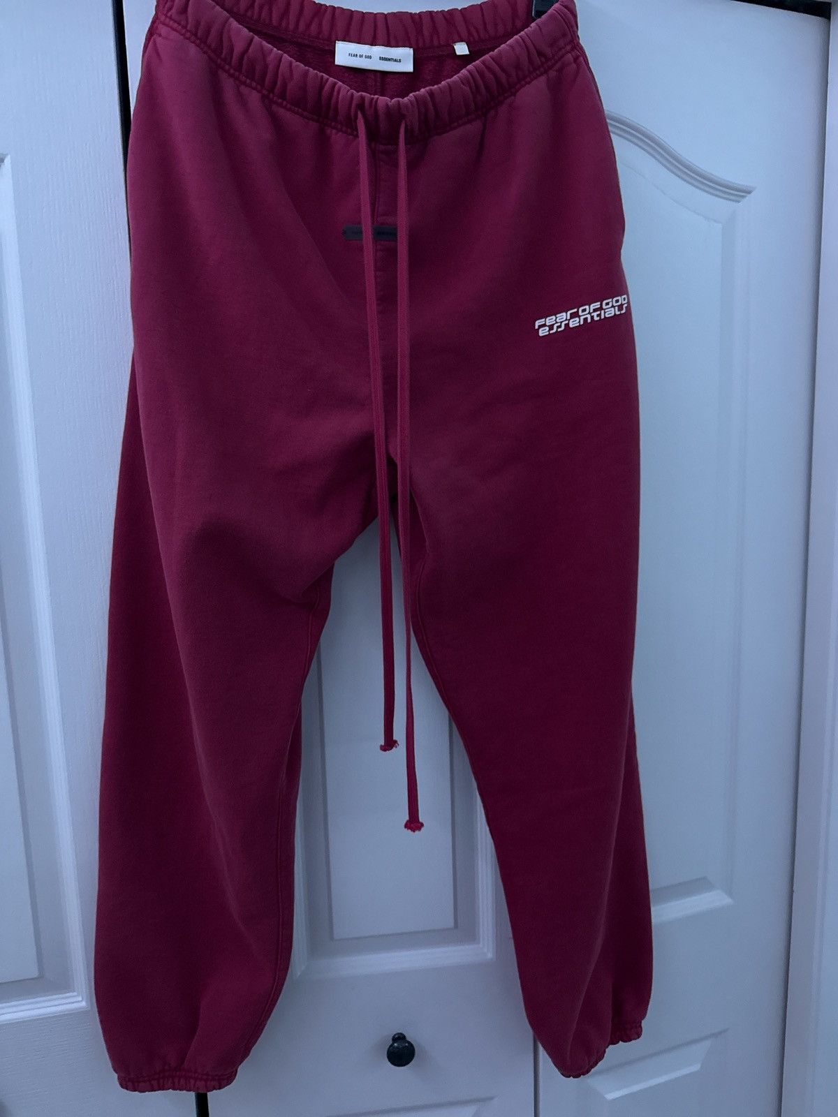 Essentials Essentials Fear of God Crimson Sweatpants Size US 30 / EU 46 - 1 Thumbnail