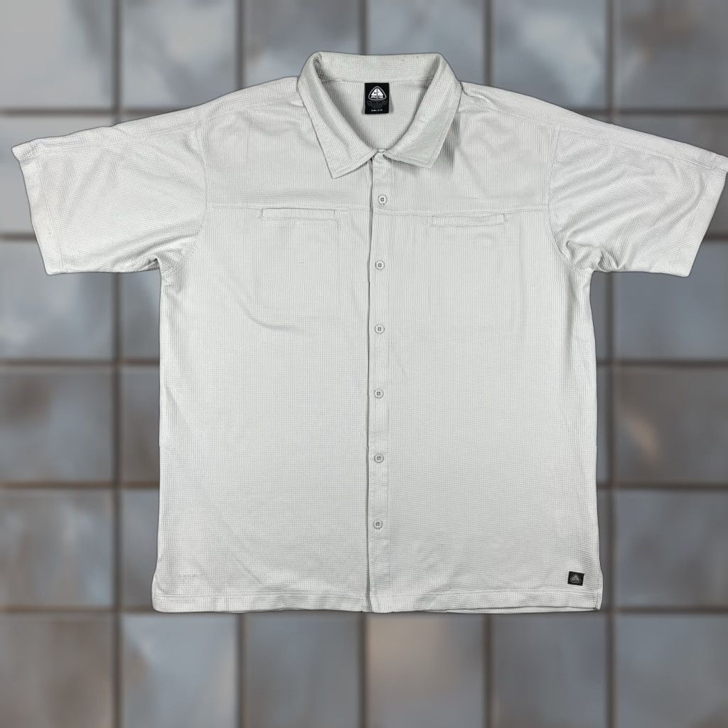 Nike ACG VINTAGE Nike ACG Button-Up Shirt Mens XL Light Gray Short Sleeve Hike Textured Plaid Size US XL / EU 56 / 4 - 1 Thumbnail