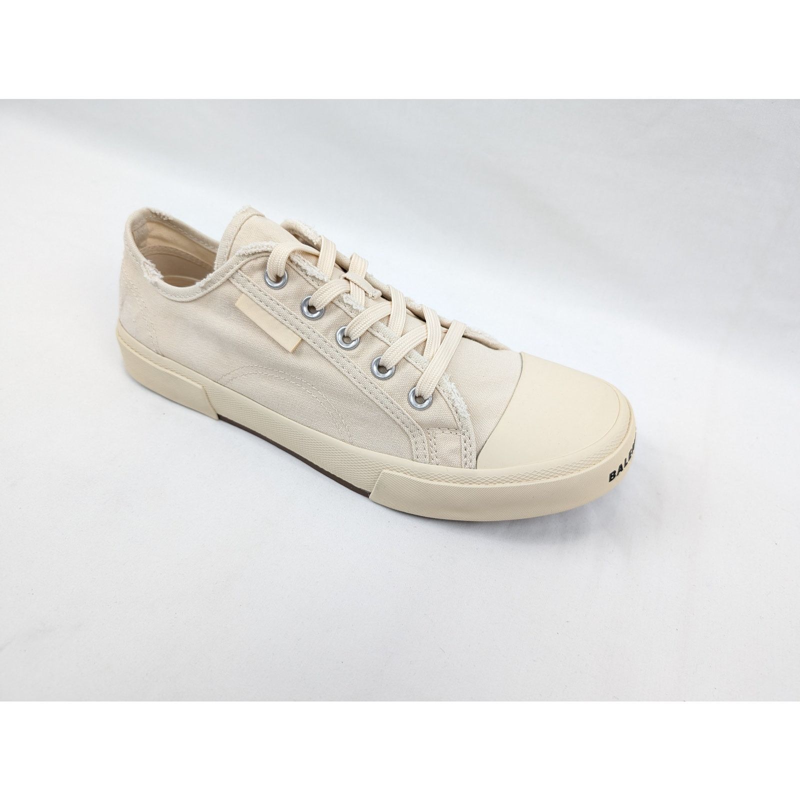 Balenciaga o1rshd1 Low Destroyed Paris Rubber Sole Low Top Sneakers Size US 10 / EU 43 - 2 Thumbnail