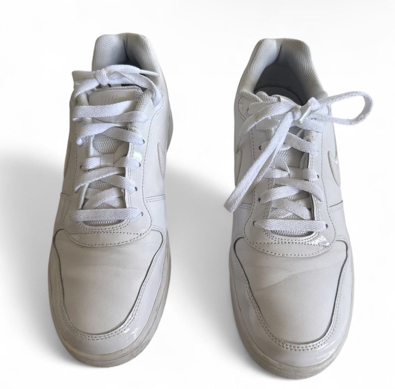 Nike Nike White Low-Top Sneakers – Size 8.5 Size US 8.5 / EU 41-42 - 2 Thumbnail