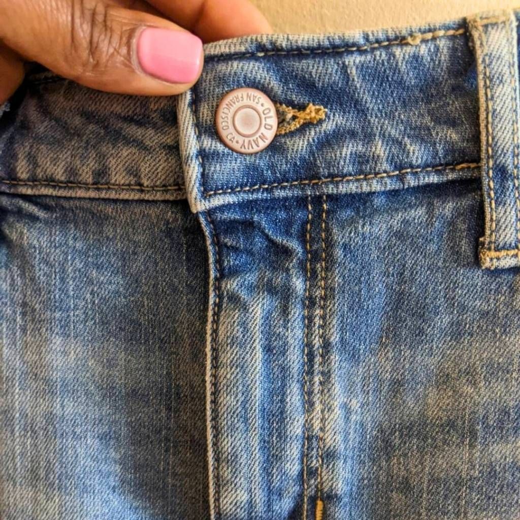 Old Navy Old Navy Women's Size 2 Denim Mini Skirt Medium Wash Raw Hem Size 26" / US 2 / IT 38 - 7 Thumbnail