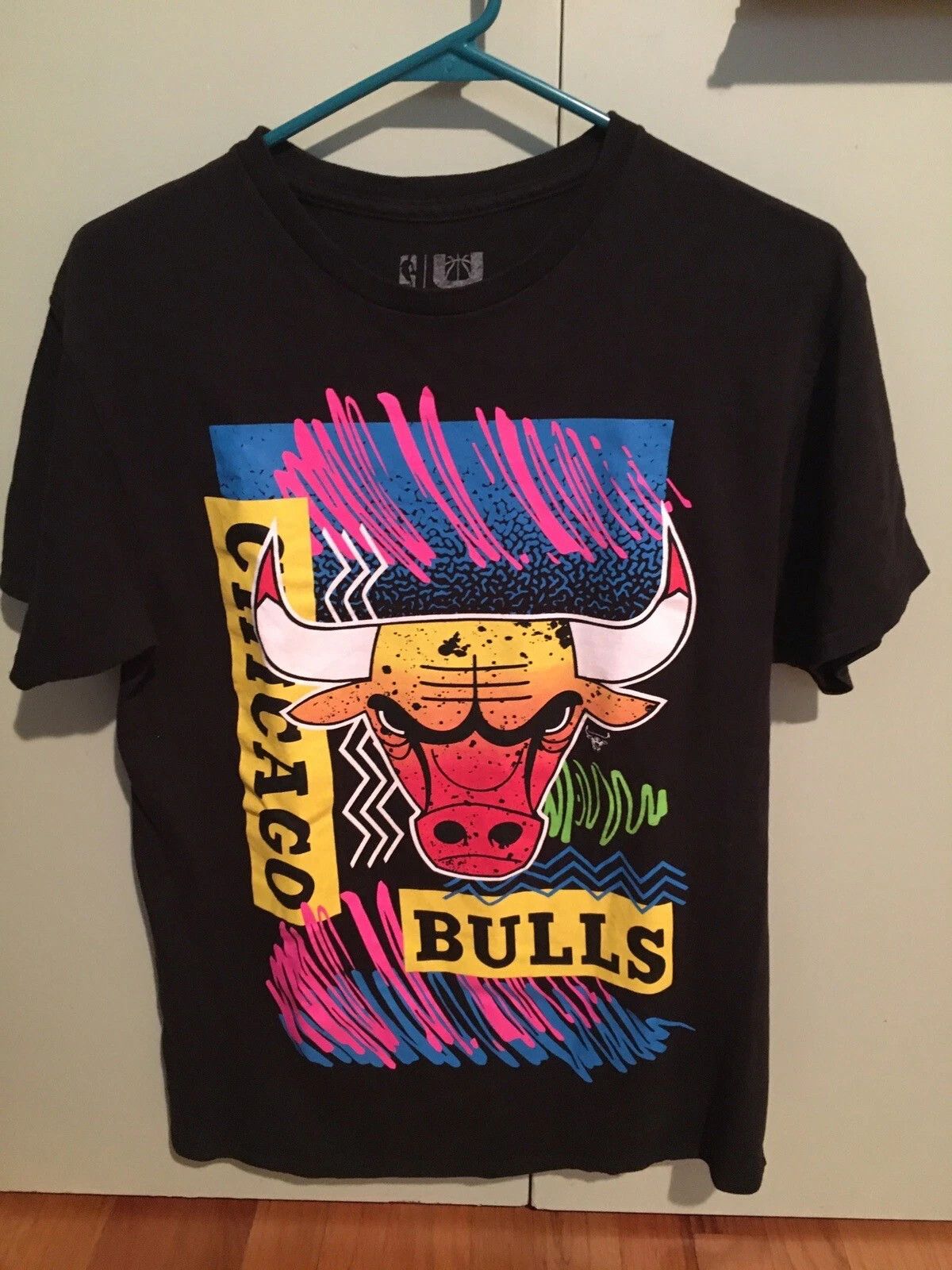 NBA Retro Chicago Bulls Tee 90s colors Size US M / EU 48-50 / 2 - 1 Thumbnail