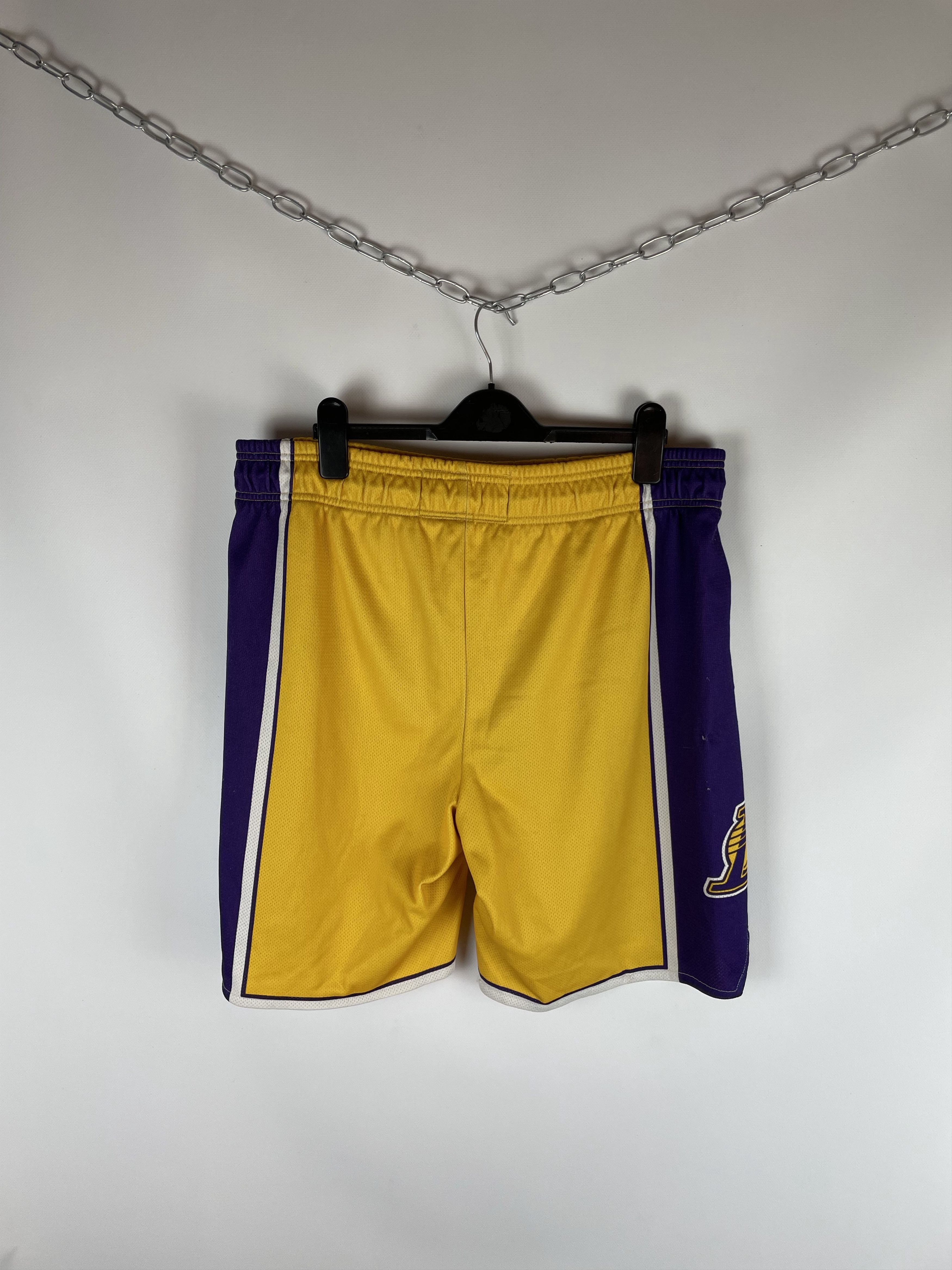 Champion Vintage Champion Lakers Shorts Size US 34 / EU 50 - 8 Thumbnail