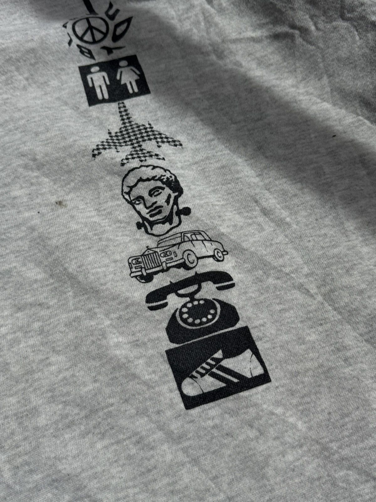 Hanes Vintage Gimme five x Judy blame (punk graphic) hoodie Size US L / EU 52-54 / 3 - 7 Thumbnail