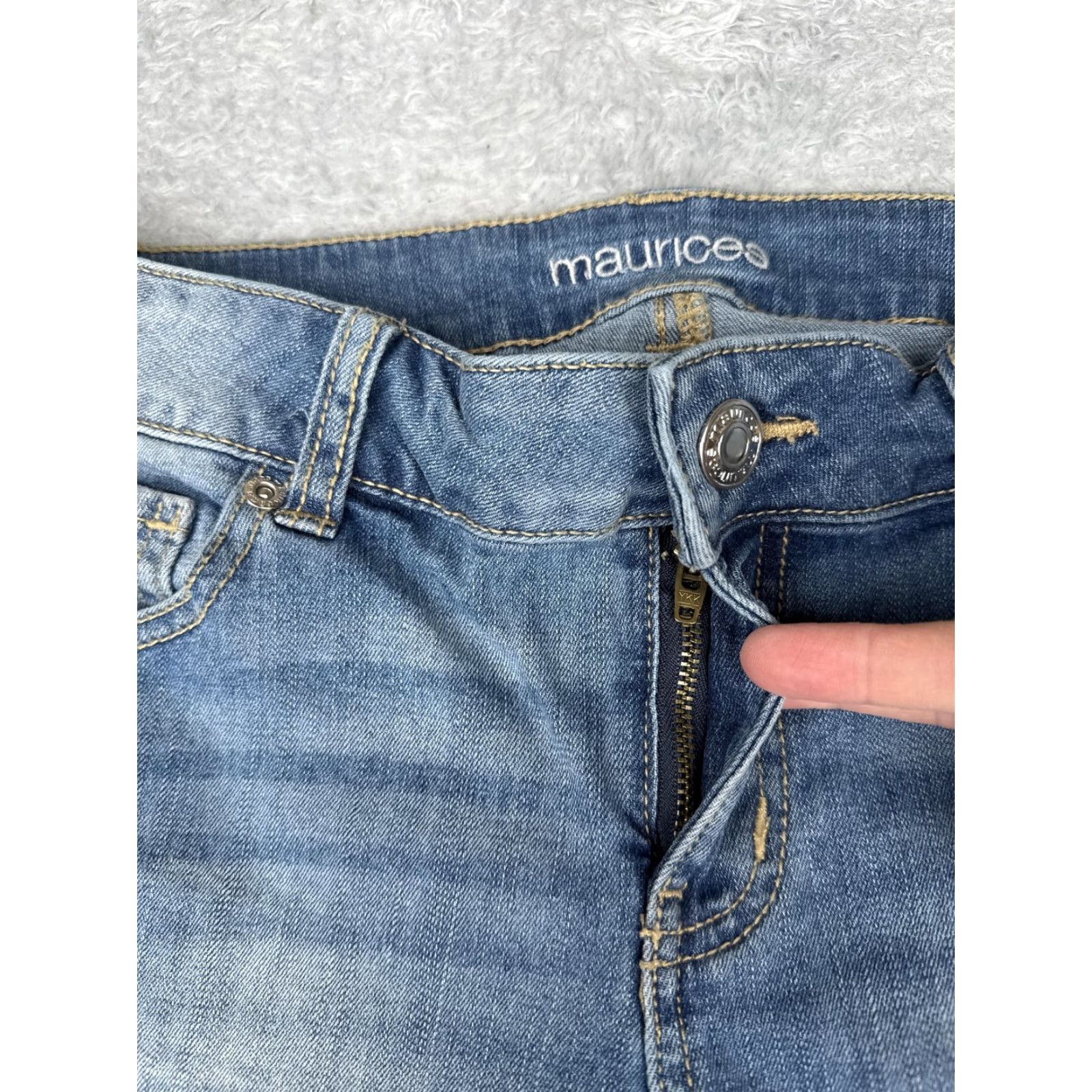 Vintage Maurices Jeans Womens 8 Blue Distressed Crop Straight Leg Mid Rise Denim Size 30" / US 8 / IT 44 - 5 Thumbnail