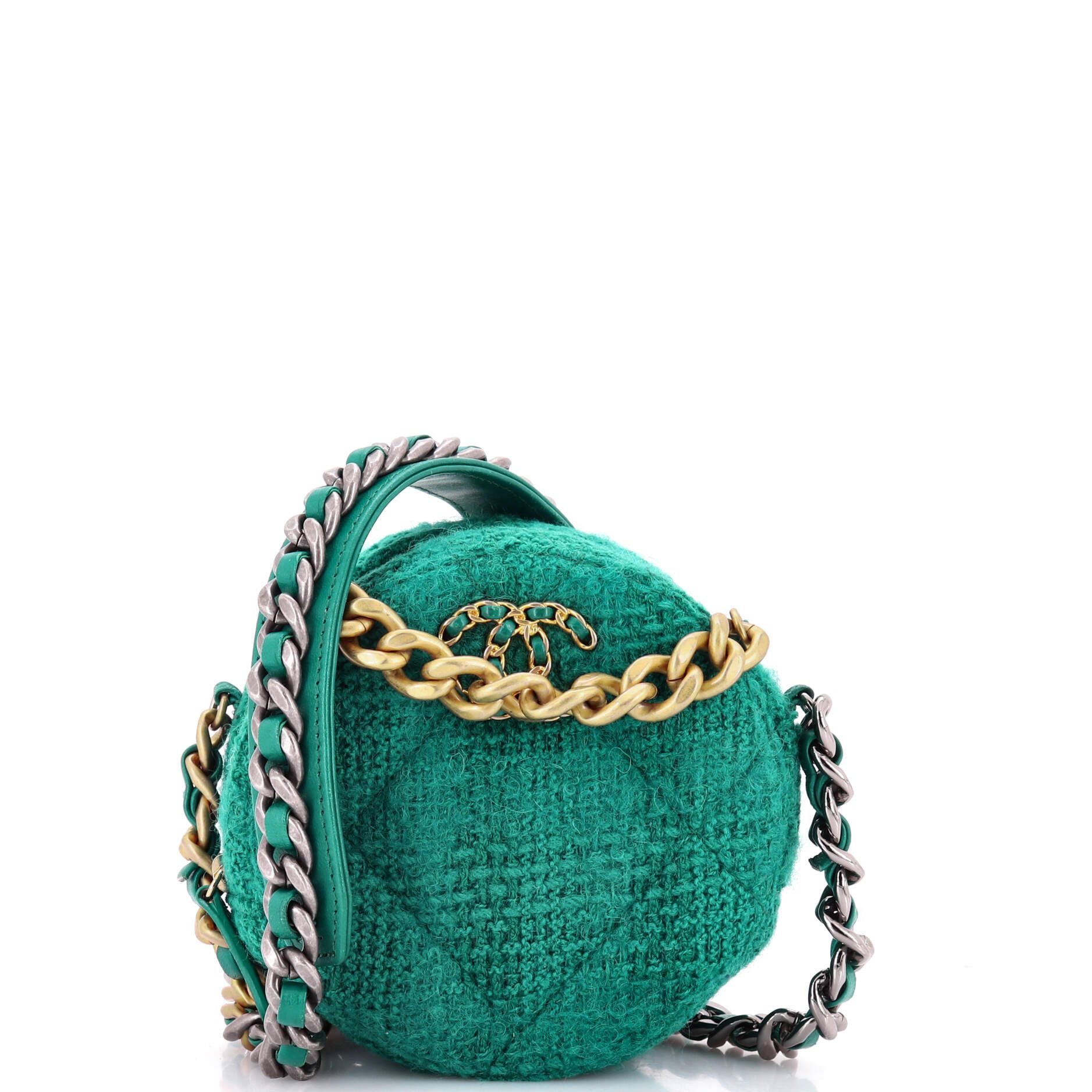 Chanel 19 Round Clutch with Chain and Coin Purse Size ONE SIZE - 1 Thumbnail