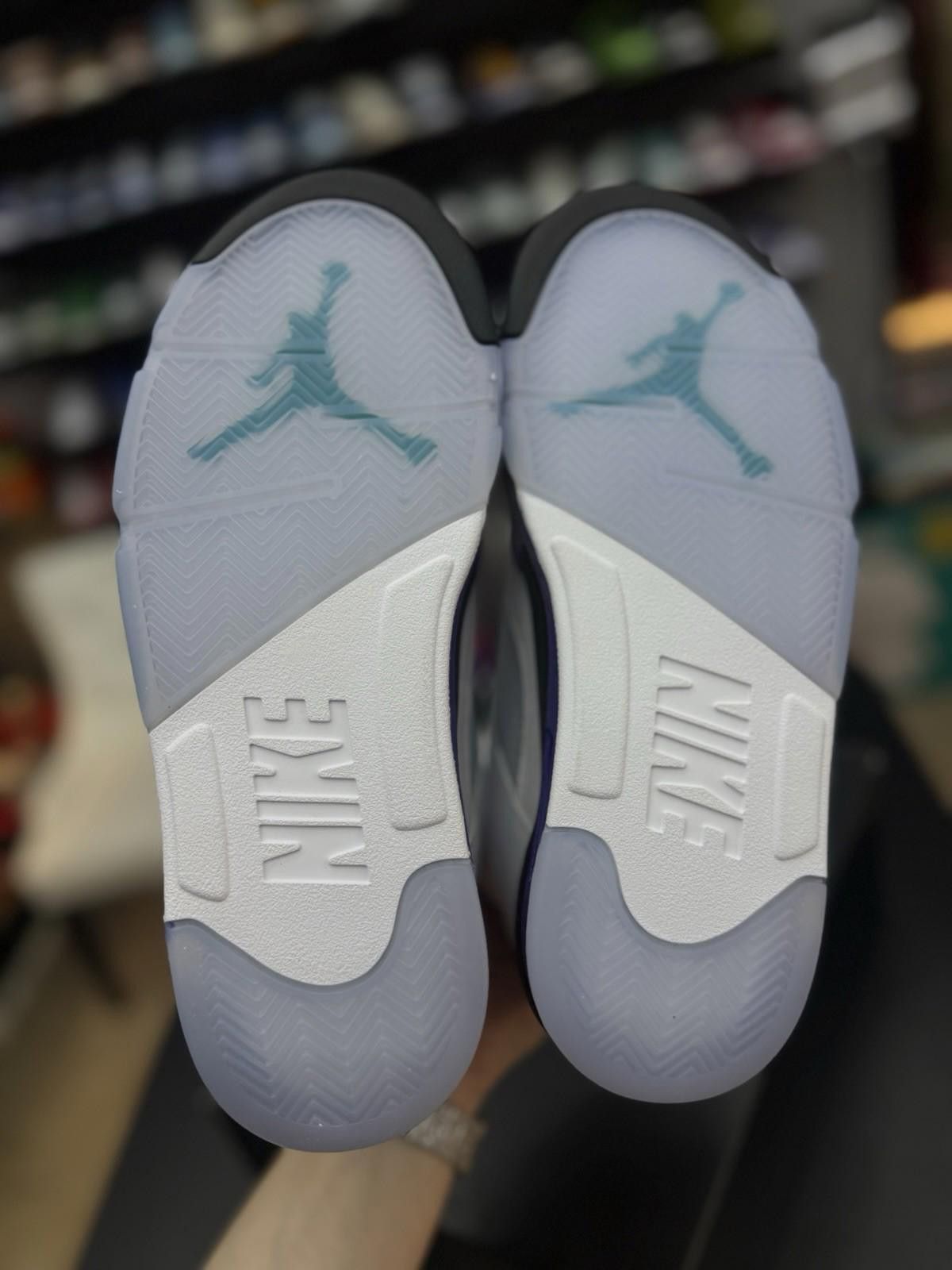 Jordan Brand Size 10 - Air Jordan 5 Retro 2025 Grape (HQ7978-100) Size US 8.5 / EU 41-42 - 8 Thumbnail