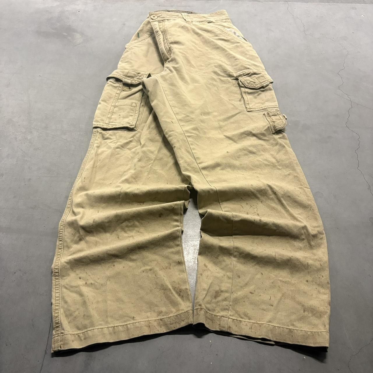 Vintage Crazy Vintage Y2K/2000s Baggy Khaki Cargo pants with minor staining! Size US 36 / EU 52 - 1 Thumbnail