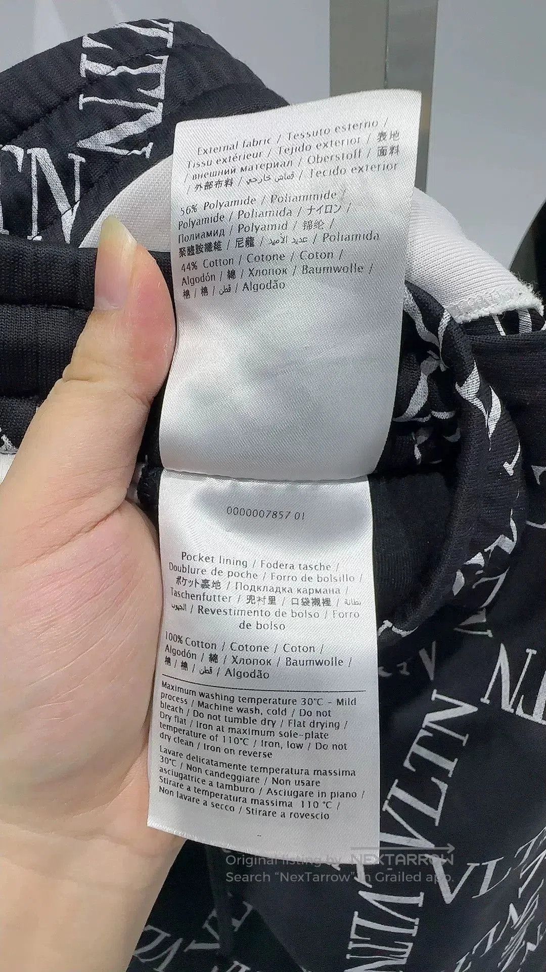 Valentino Valentino Black Logo Print Shorts. Size US 33 - 4 Thumbnail