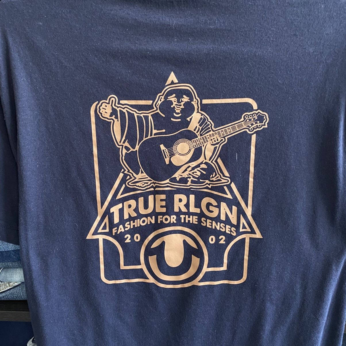 True Religion Mens True Religion Big Logo y2k opium tee Size US M / EU 48-50 / 2 - 2 Thumbnail