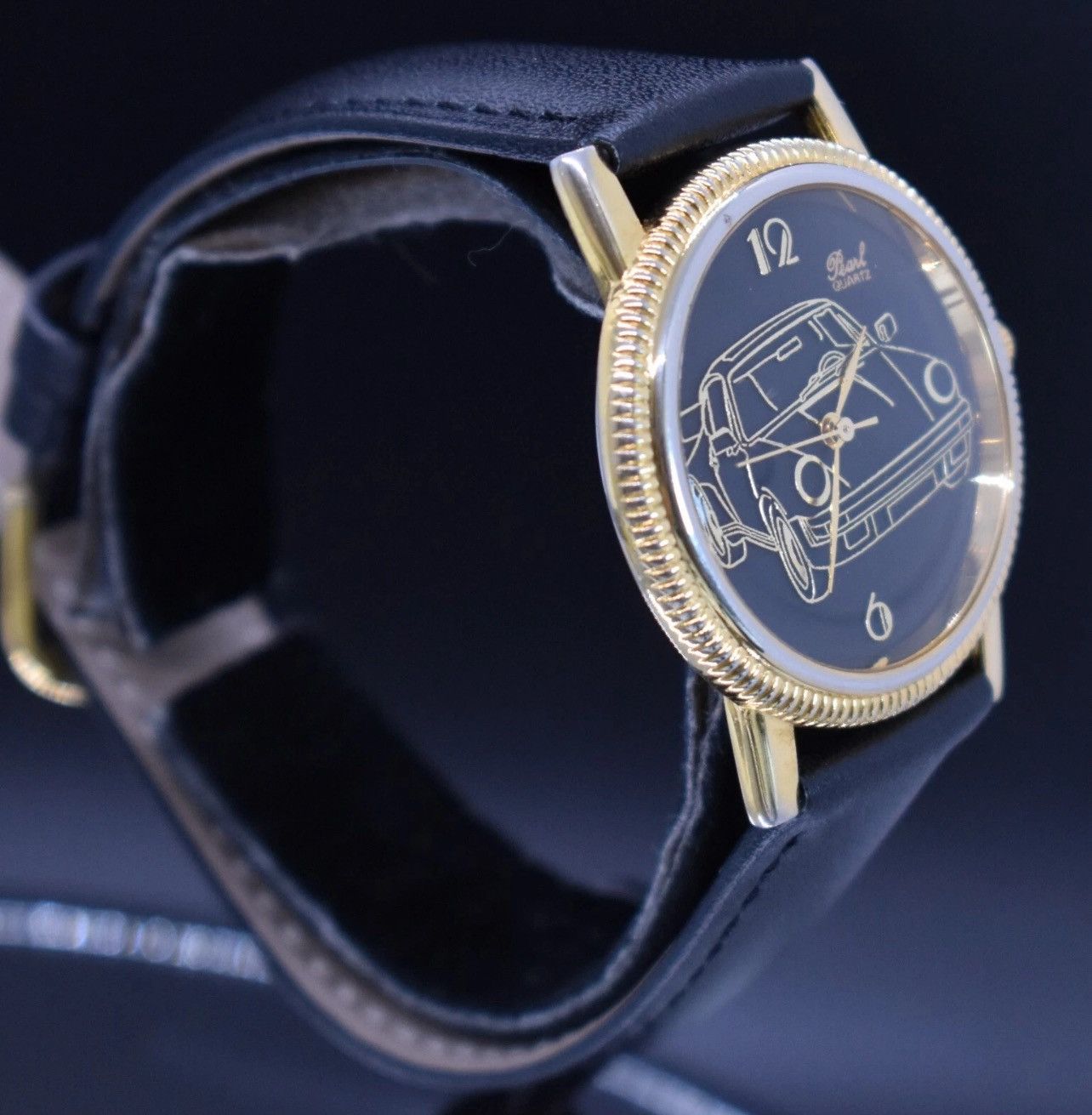 Vintage Vintage PEARL PORSCHE 911 Carrera Watch Gold 80s Leather Size ONE SIZE - 2 Thumbnail