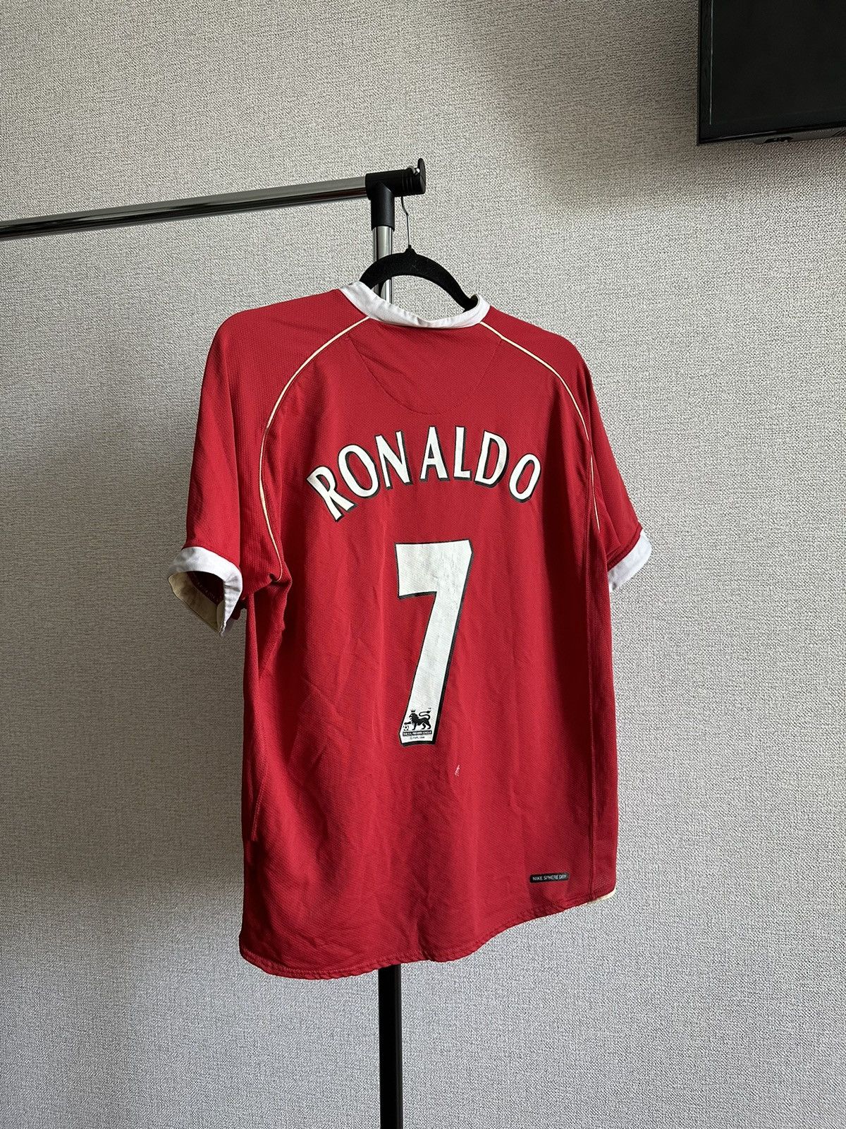 image of 2006/07 Nike Manchester United Cristiano Ronaldo Home Jersey in Red, Men's (Size Small)