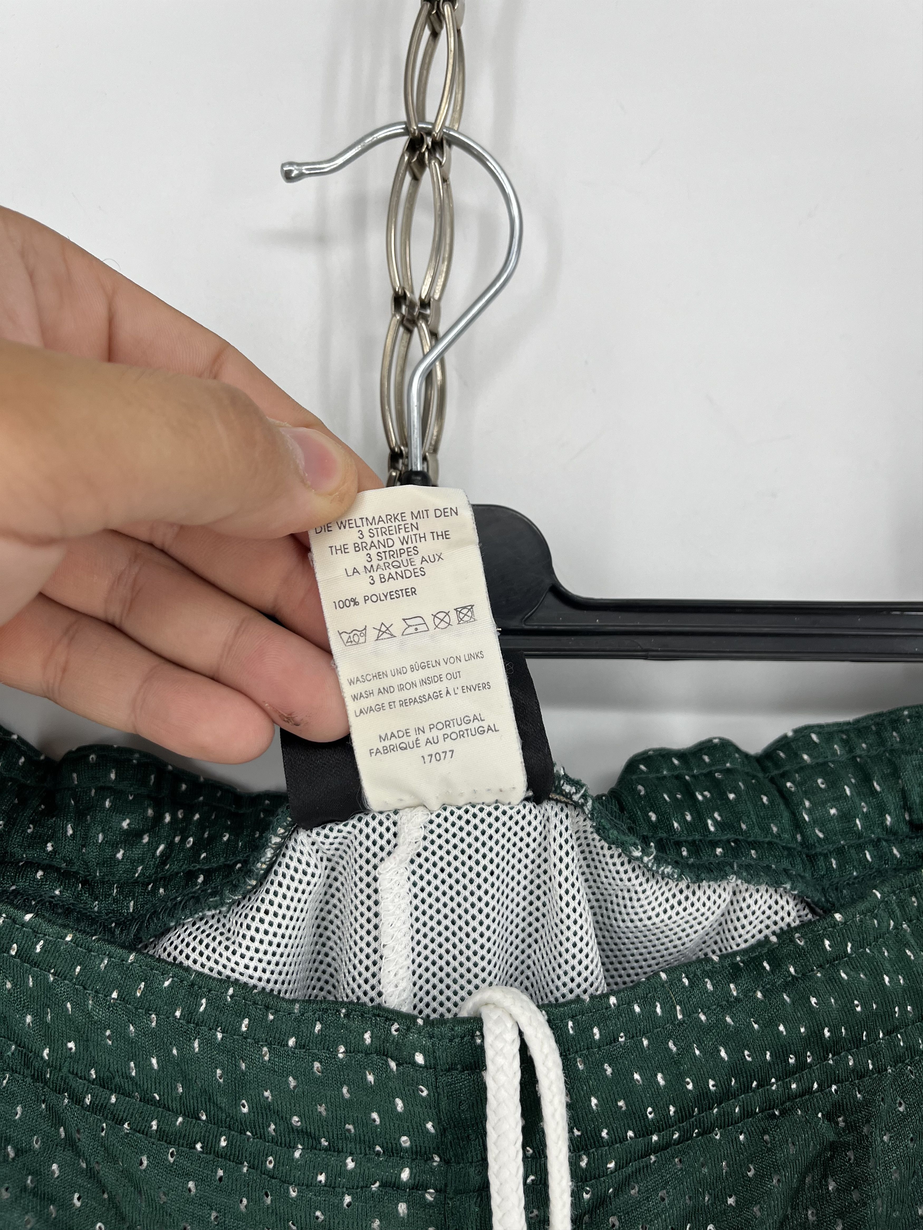 Adidas Adidas Basketball Vintage Shorts Green White 1990 Polyester Size US 42 / EU 58 - 9 Thumbnail