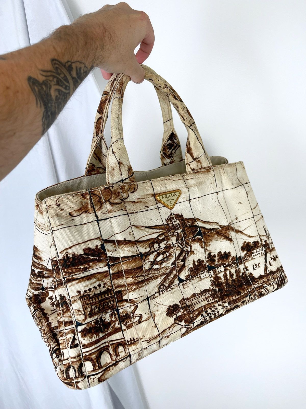 Prada Prada Mount Vesuvius Large Canapa Canvas Tote printed Size ONE SIZE - 1 Thumbnail