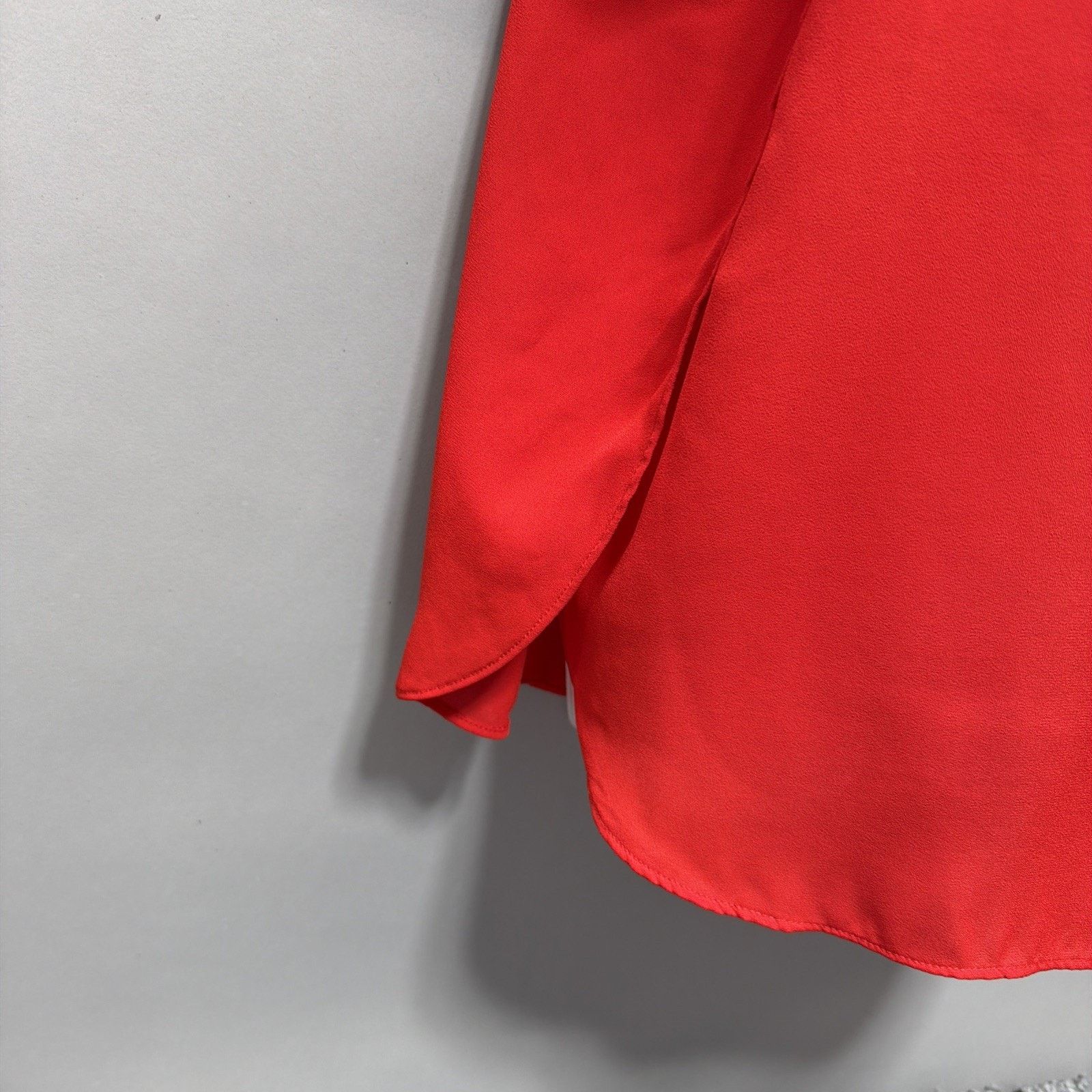 Banana Republic BANANA REPUBLIC Red Short Sleeve Career Blouse size Small Size S / US 4 / IT 40 - 3 Thumbnail