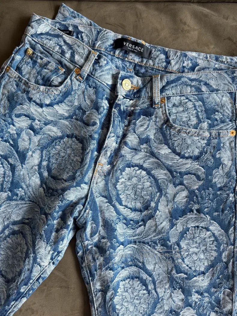 Versace Versace Baroque jeans Size US 29 - 2 Thumbnail
