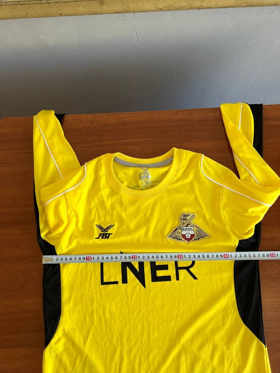 Sports Specialties 2017/18 DONCASTER ROVERS TRAINING SOCCER JERSEY SHIRT FTB S Size US S / EU 44-46 / 1 - 13 Thumbnail