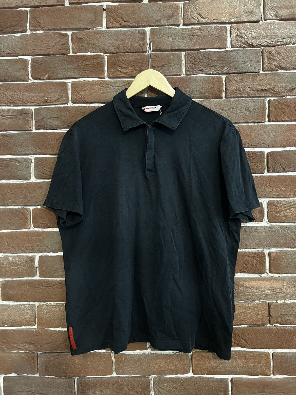 Prada Prada Red Tab Casual Polo Logo Luxury Designer L Black Size US L / EU 52-54 / 3 - 1 Thumbnail
