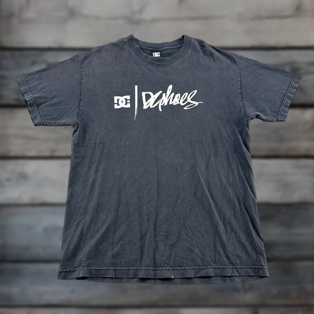 Vintage VINTAGE DC Shoes Shirt Mens L Black Spellout Logo Thrashed Grunge Skater Y2K Shirt DC Shoes Mens L Black Grunge Art 2000s Mens Shirts Size US L / EU 52-54 / 3 - 1 Thumbnail