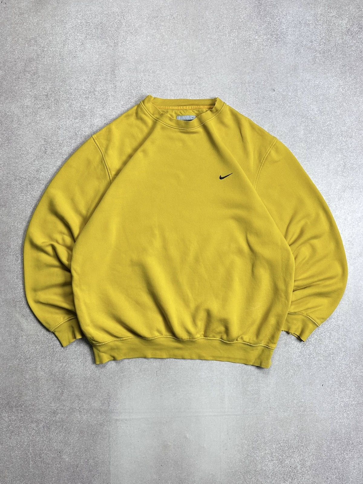 Nike Vintage Nike Swoosh Yellow Boxy Sweatshirt L Size US L / EU 52-54 / 3 - 1 Thumbnail