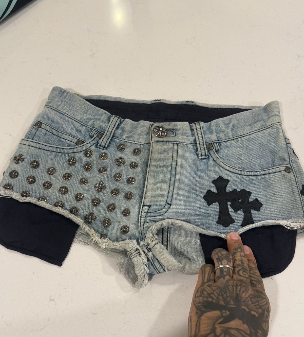 Chrome Hearts Chrome Hearts RARE Denim Cross patch & silver stud shorts Size 25" / US 0 / IT 36 - 11 Thumbnail
