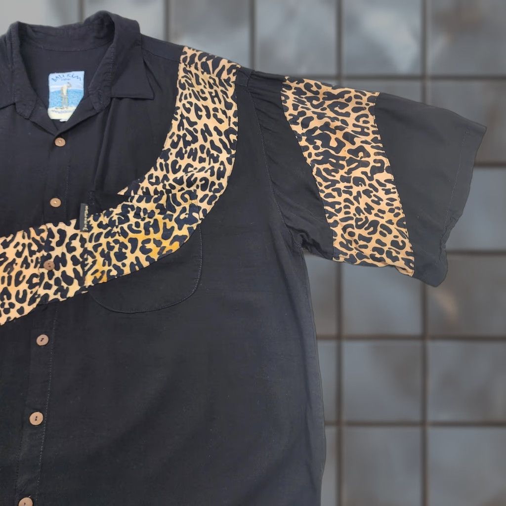 Vintage VINTAGE Bali Kim Aloha Shirt Mens Medium Black Leopard Print Button Up Short Sleeve Size US M / EU 48-50 / 2 - 1 Thumbnail