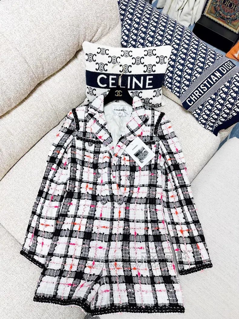 Chanel Chanel Plaid tweed jumpsuit Size 24" / US 00 / IT 34 - 2 Thumbnail