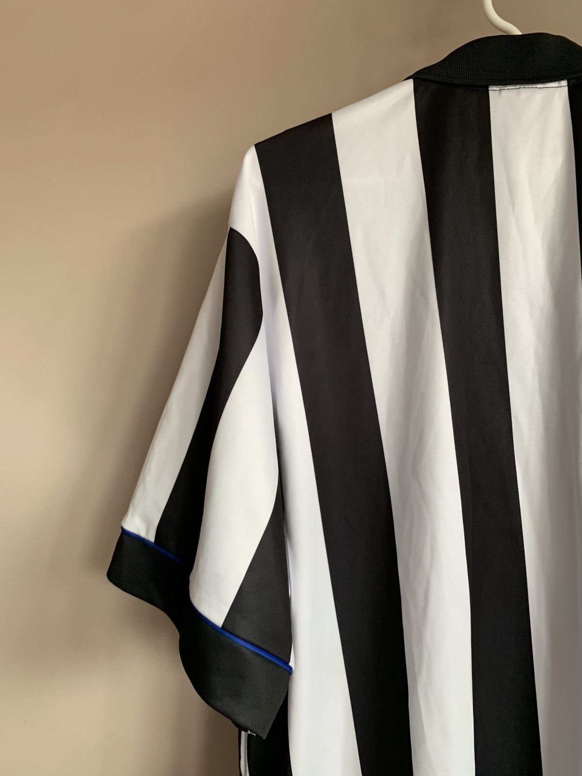 Vintage Newcastle United 1995 Home Football Shirt Score Draw Retro Size US XXL / EU 58 / 5 - 6 Thumbnail