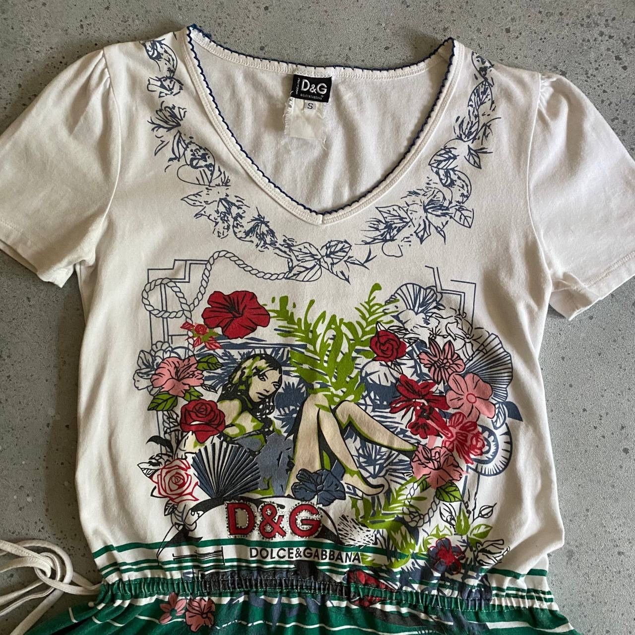 Dolce & Gabbana × Vintage D&G Dolce & Gabbana Vintage Floral Lady Archive T-Shirt Size S / US 4 / IT 40 - 4 Thumbnail