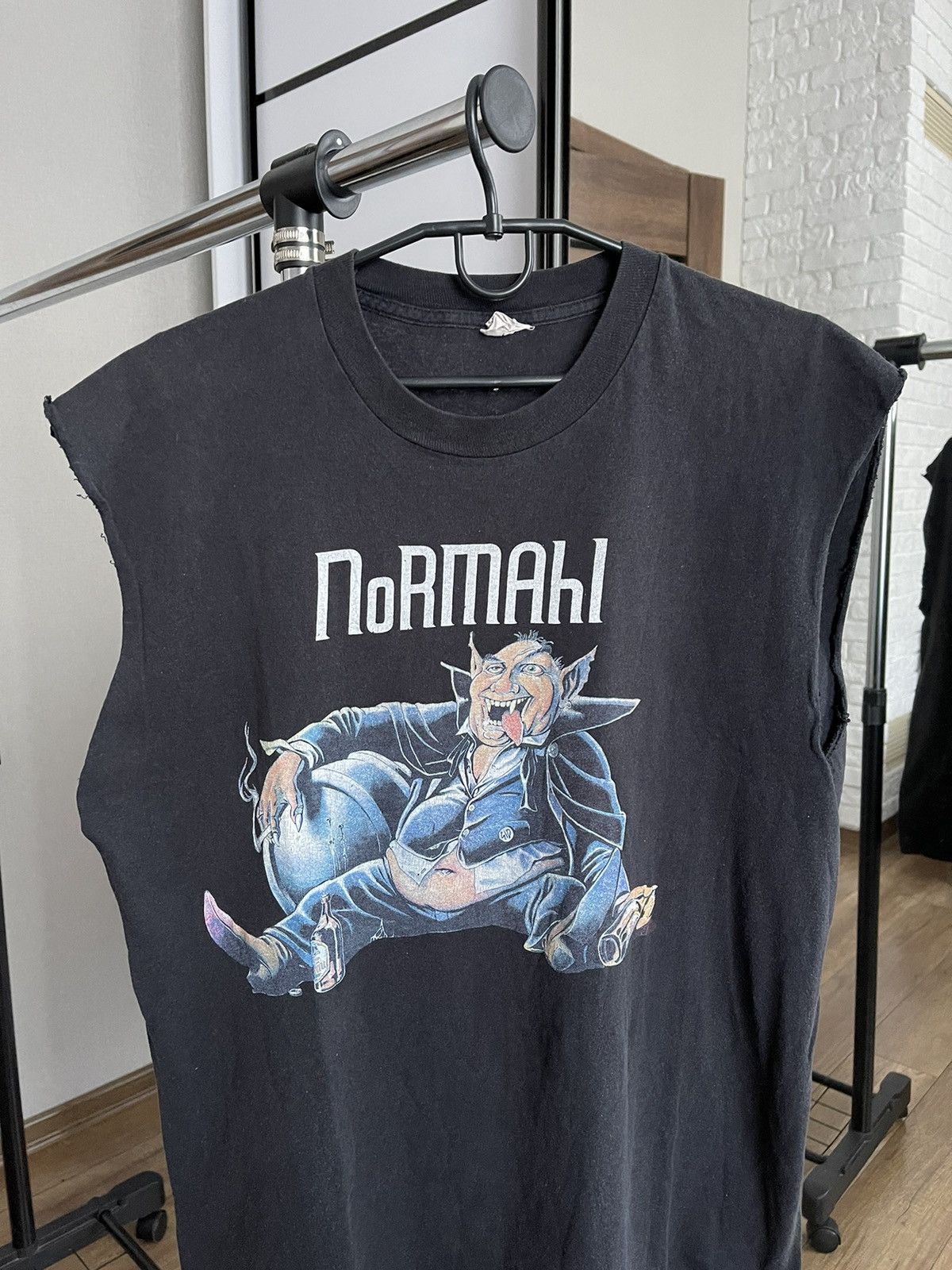 Band Tees Normahl Biervampir Band Rock Germany T-Shirt Tee Rock 90s Size US L / EU 52-54 / 3 - 4 Thumbnail